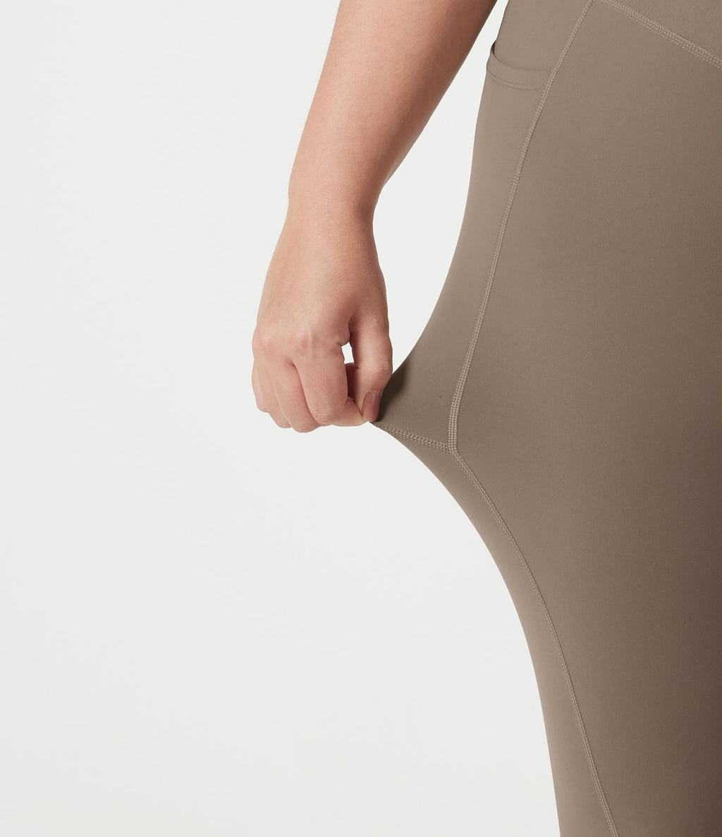 Combinaison de sport grande taille Halara UltraSculpt™ col V croisé dos nu ventre plat push-up brassière intégrée avec poches