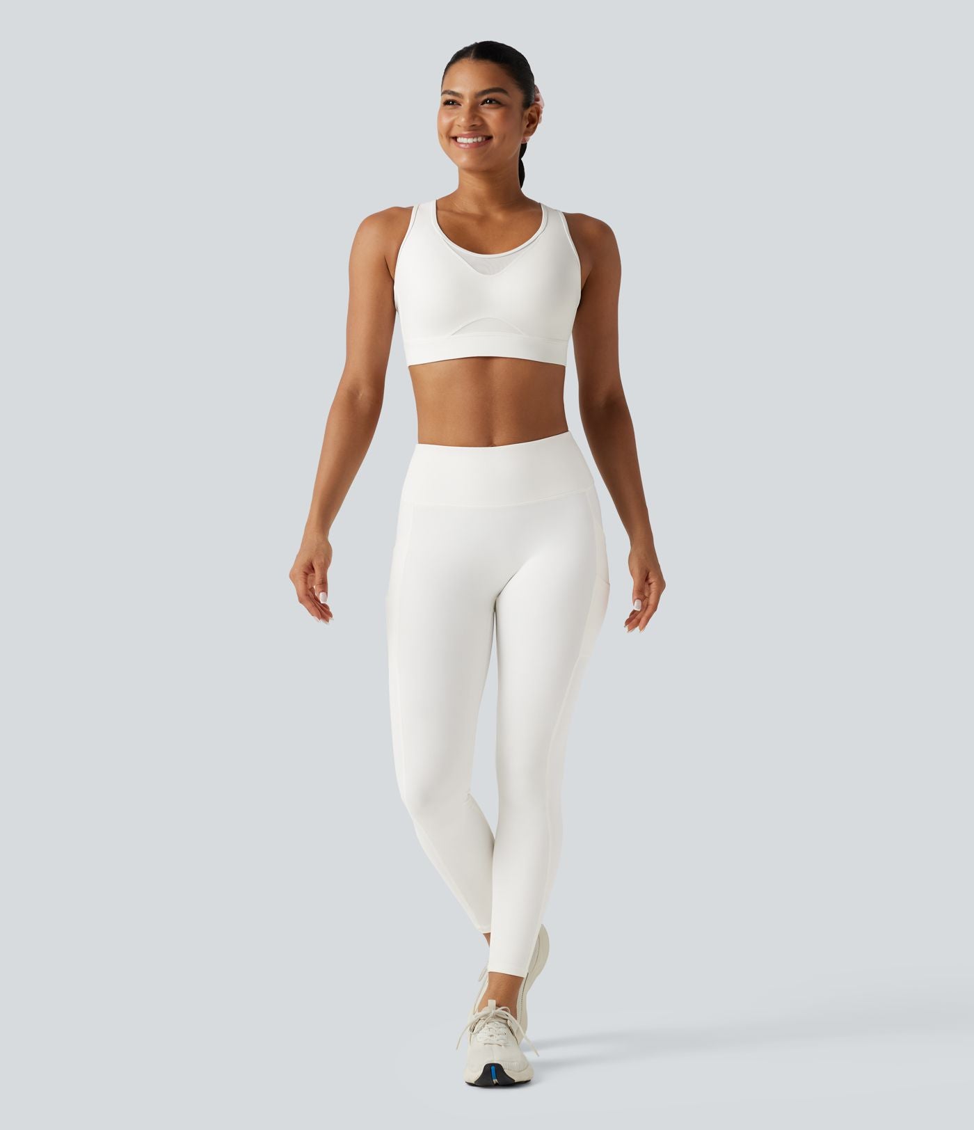 Brassière de sport d'entraînement maintien fort en mesh contrasté avec boucle ajustable et coussinets non amovibles