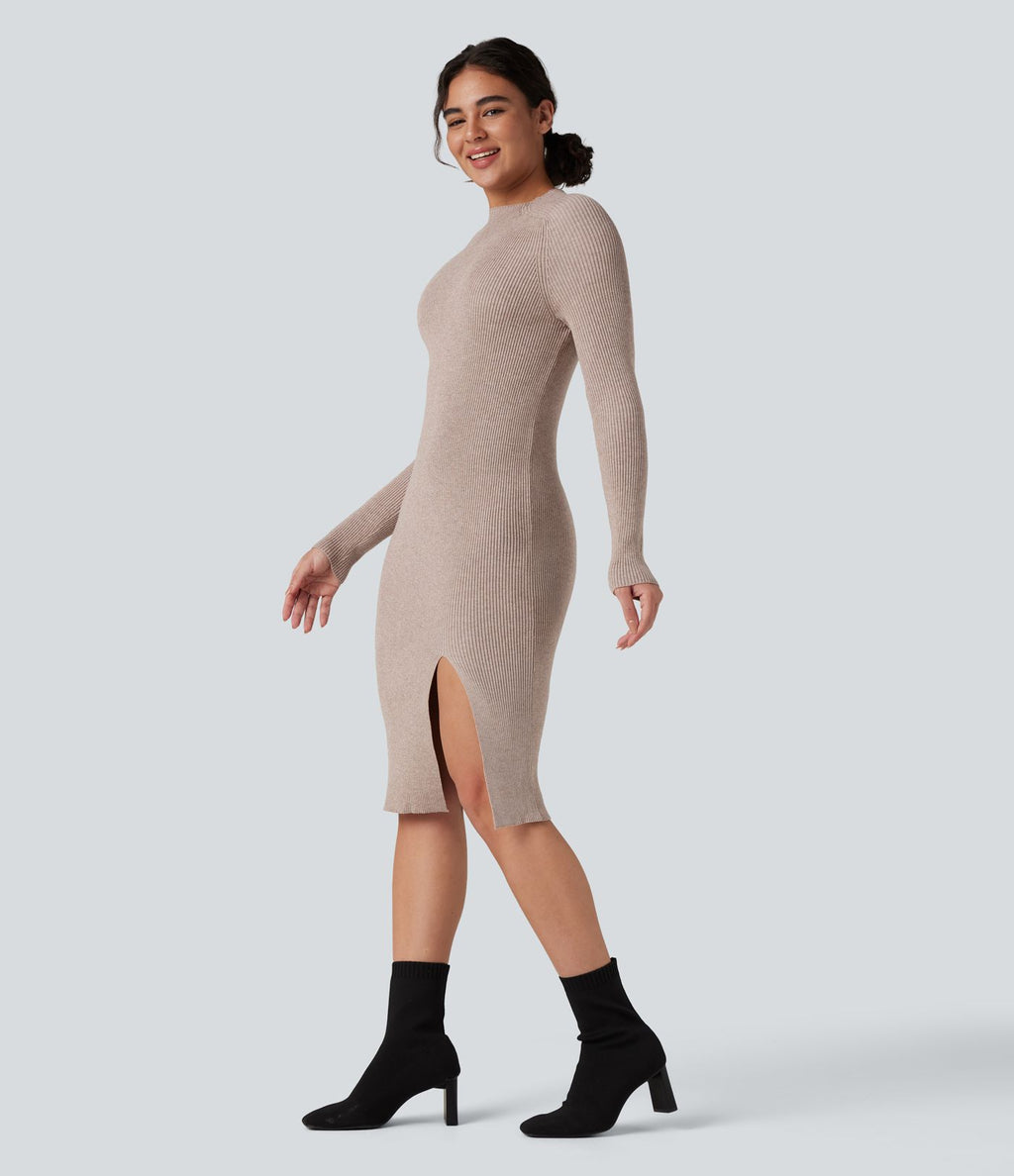 Robe pull mi-longue moulante fendue col montant manches longues