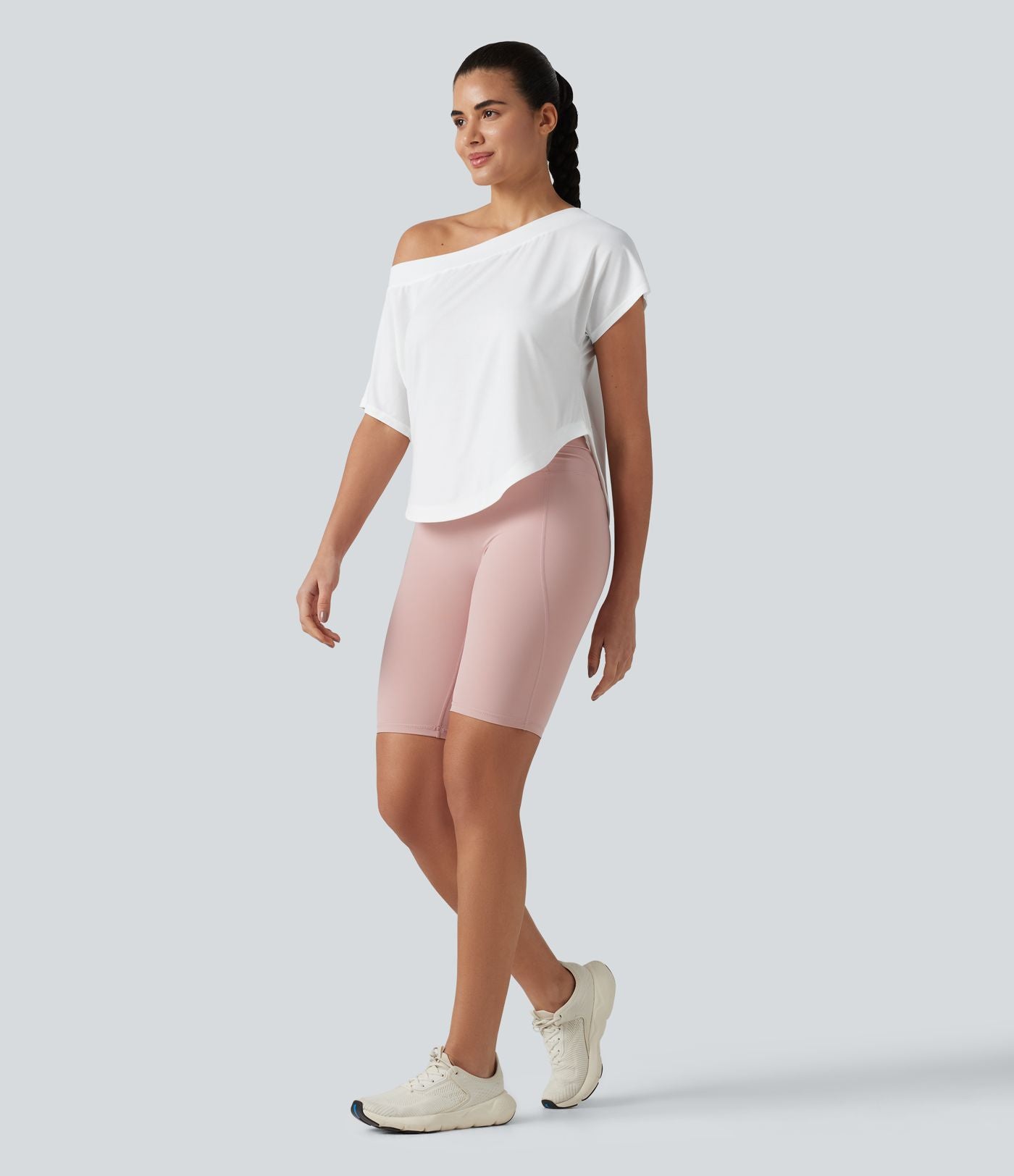 Haut de sport yoga asymétrique à une épaule manches courtes ourlet arrondi asymétrique séchage rapide