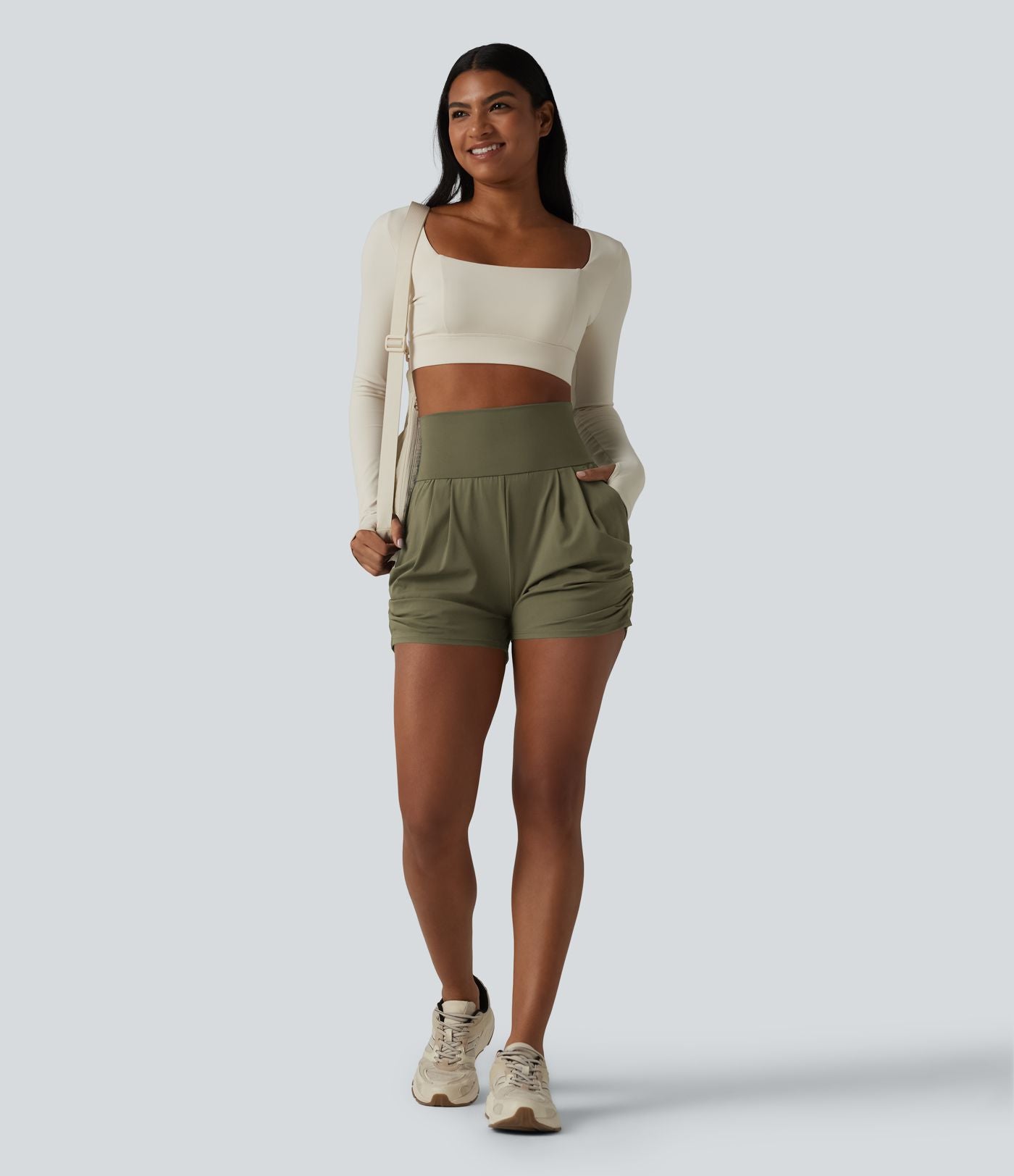 Short de yoga SoftlyZero™ Airy taille haute froncé effet frais InstantCool 7,5 cm avec poches