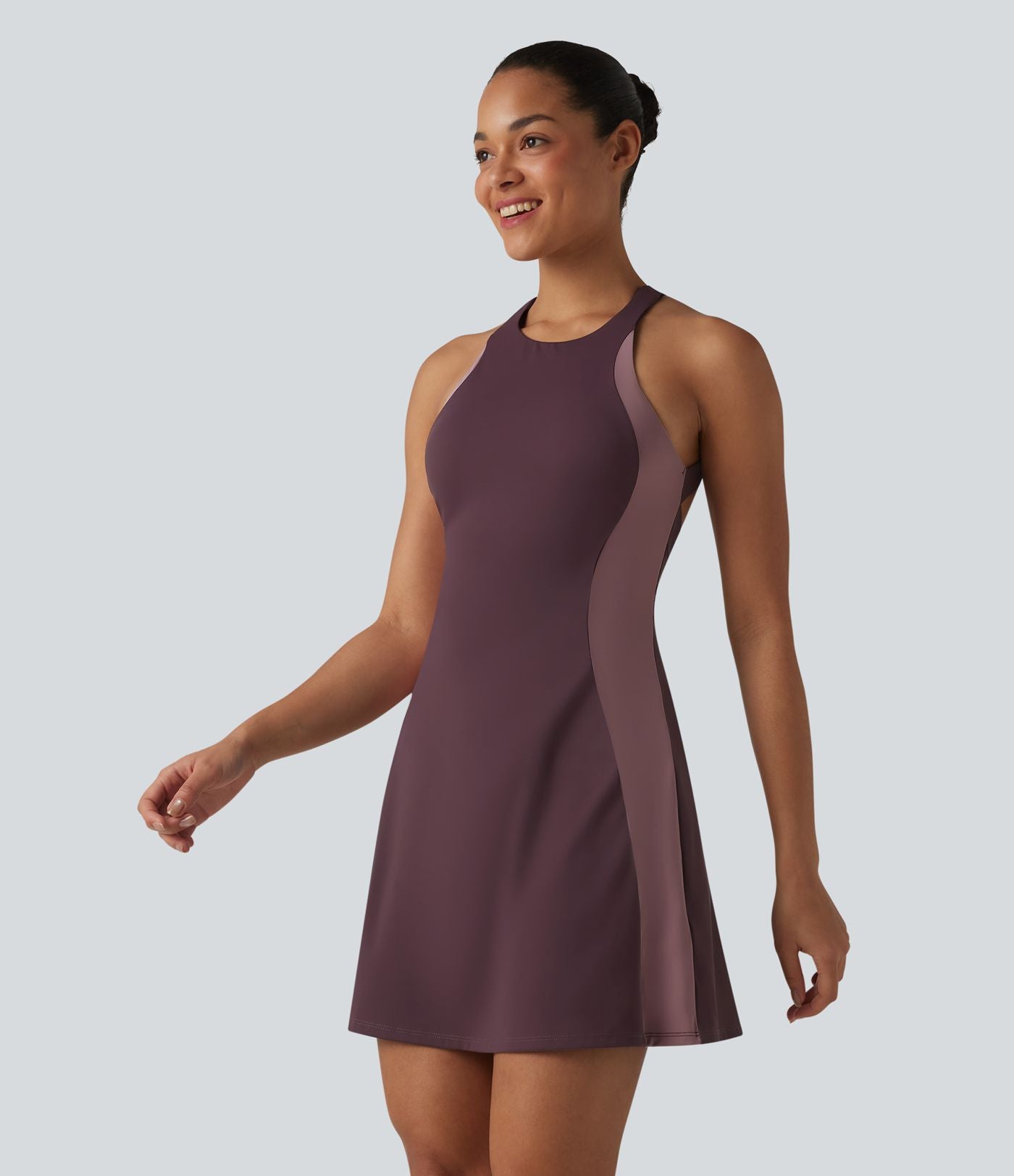 Robe de tennis courte 2-en-1 SoftlyZero™ Airy effet frais InstantCool avec brassière intégrée, color block et poches, accès facile Easy Peasy, protection solaire UPF50+