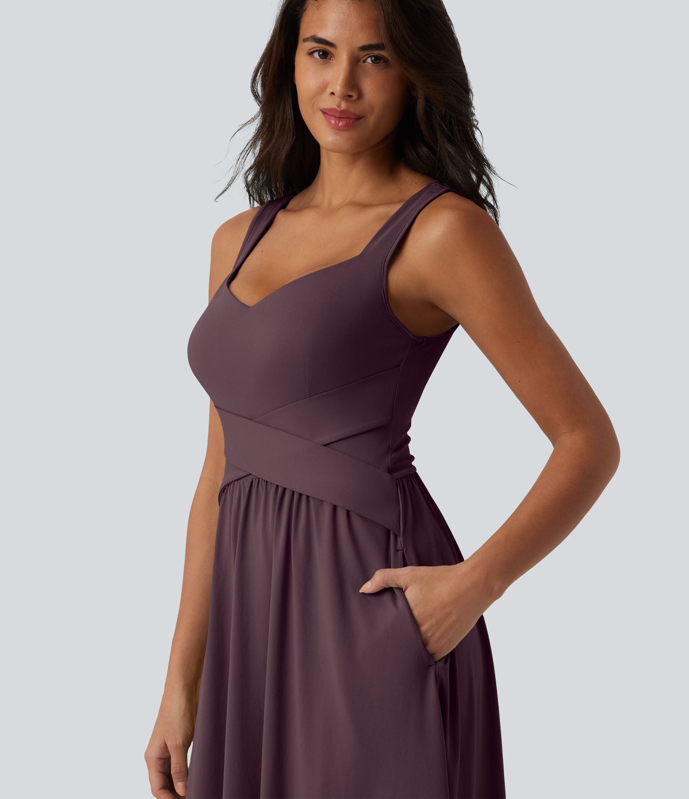 Robe midi fluide sans manches dos croisé, avec brassière intégrée (Bonnets E-G) et poches