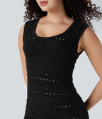 Robe pull courte col U sans manches tricot ajouré ourlet festonné