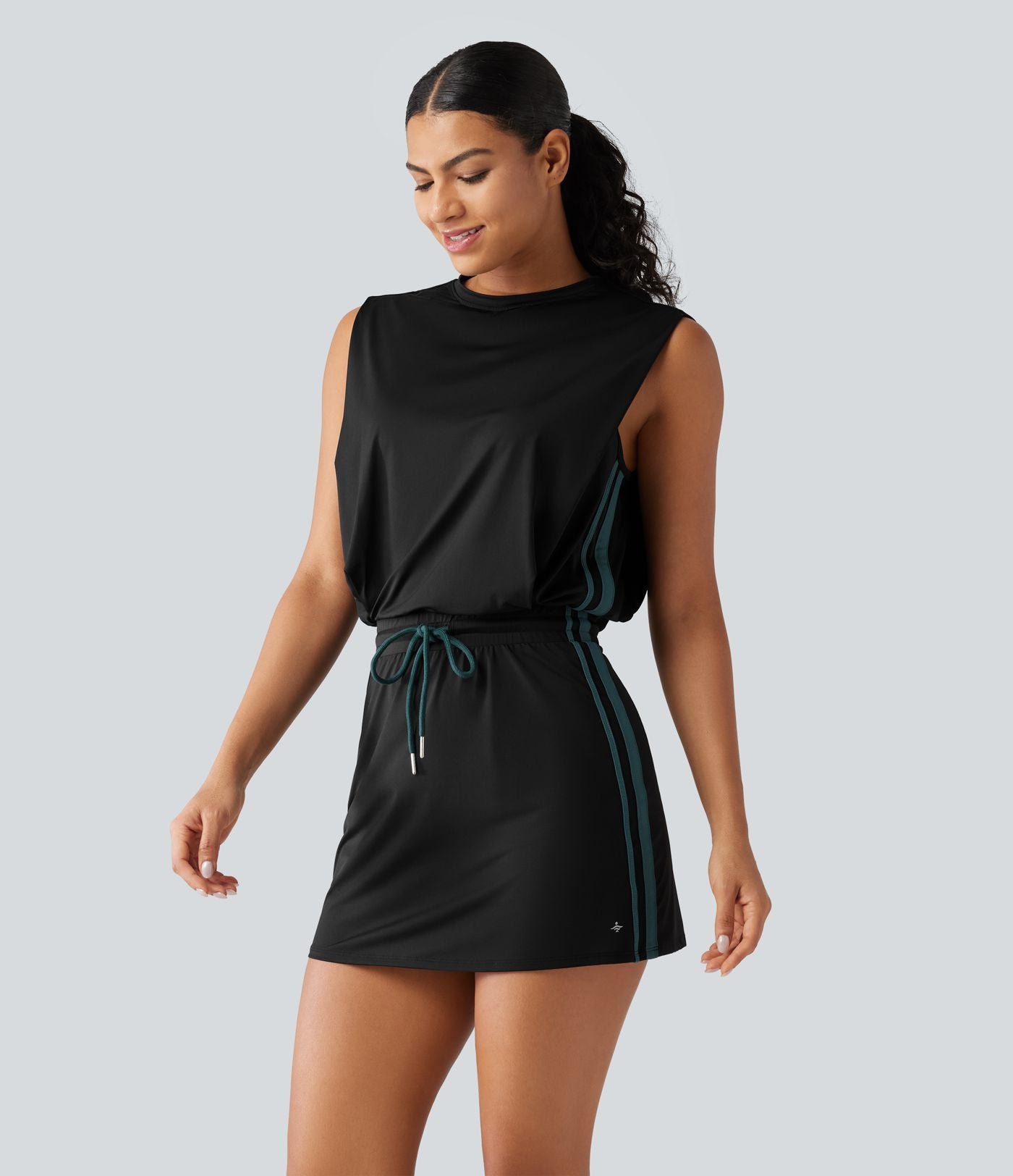 Robe active mini 2 pièces à col rond, sans manches, cordon ajustable, bandes latérales, poches et protection solaire UPF 50+