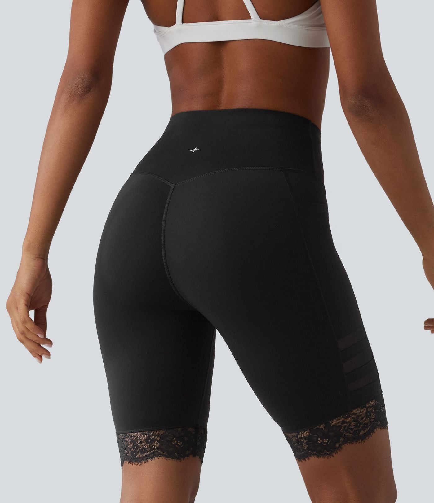 Halara UltraSculpt™ Short de cycliste gainant taille haute en mesh respirant avec dentelle contrastée et poches — 23 cm