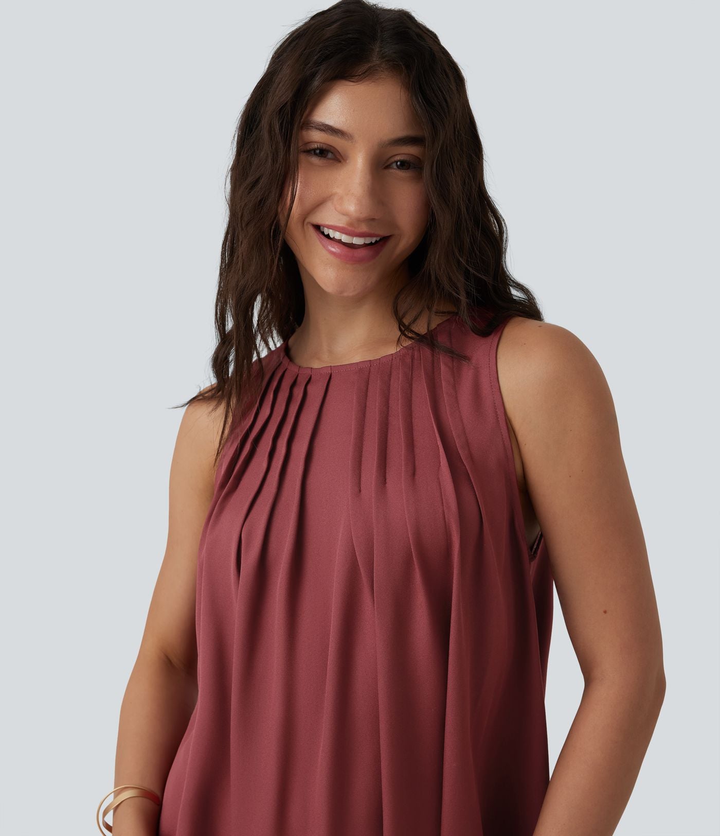 Robe fluide décontractée col rond sans manches plissée asymétrique