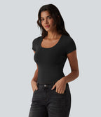 T-shirt Halara décontracté en jersey de coton à manches courtes col dégagé
