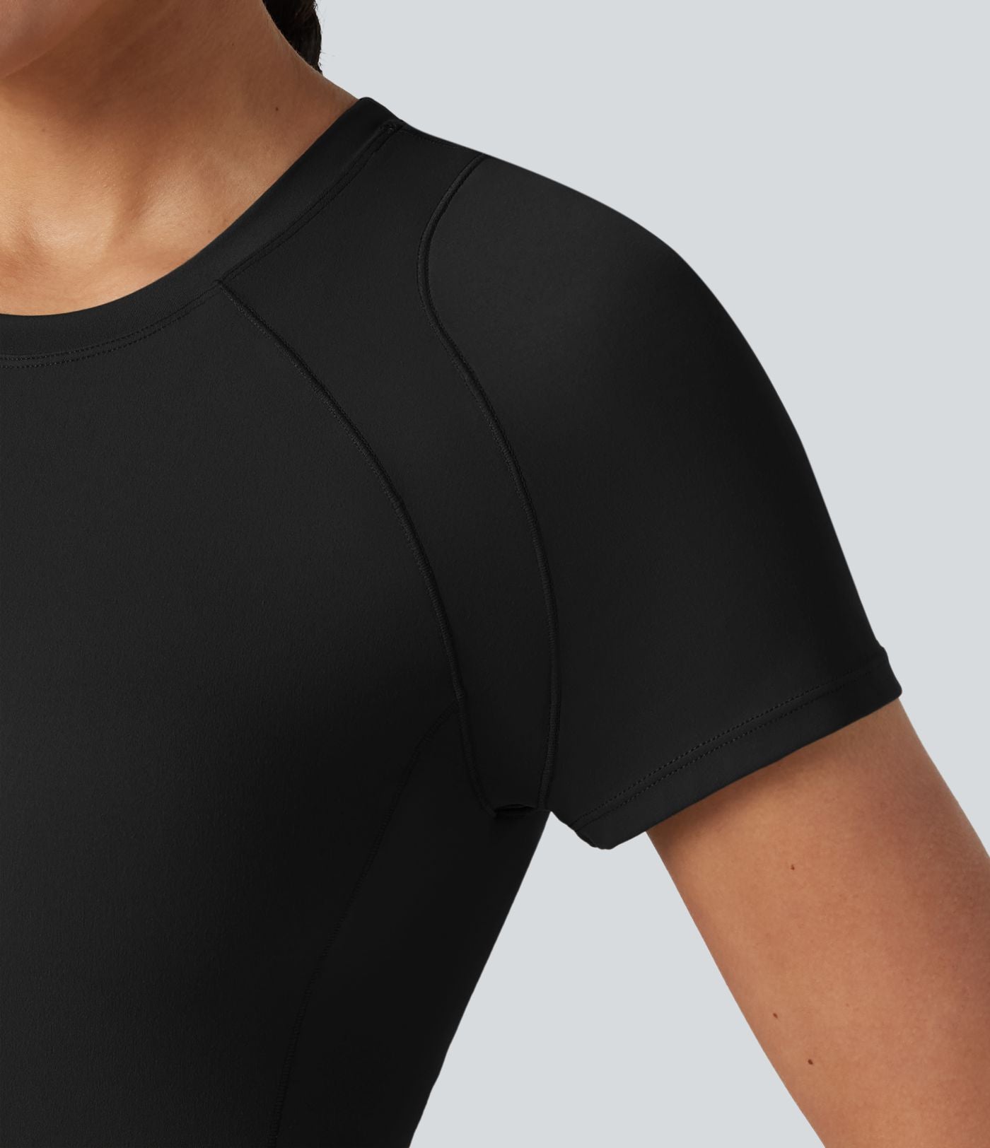 Haut de sport Softlyzero™ à manches courtes et col rond avec soutien-gorge intégré - Protection UPF50+