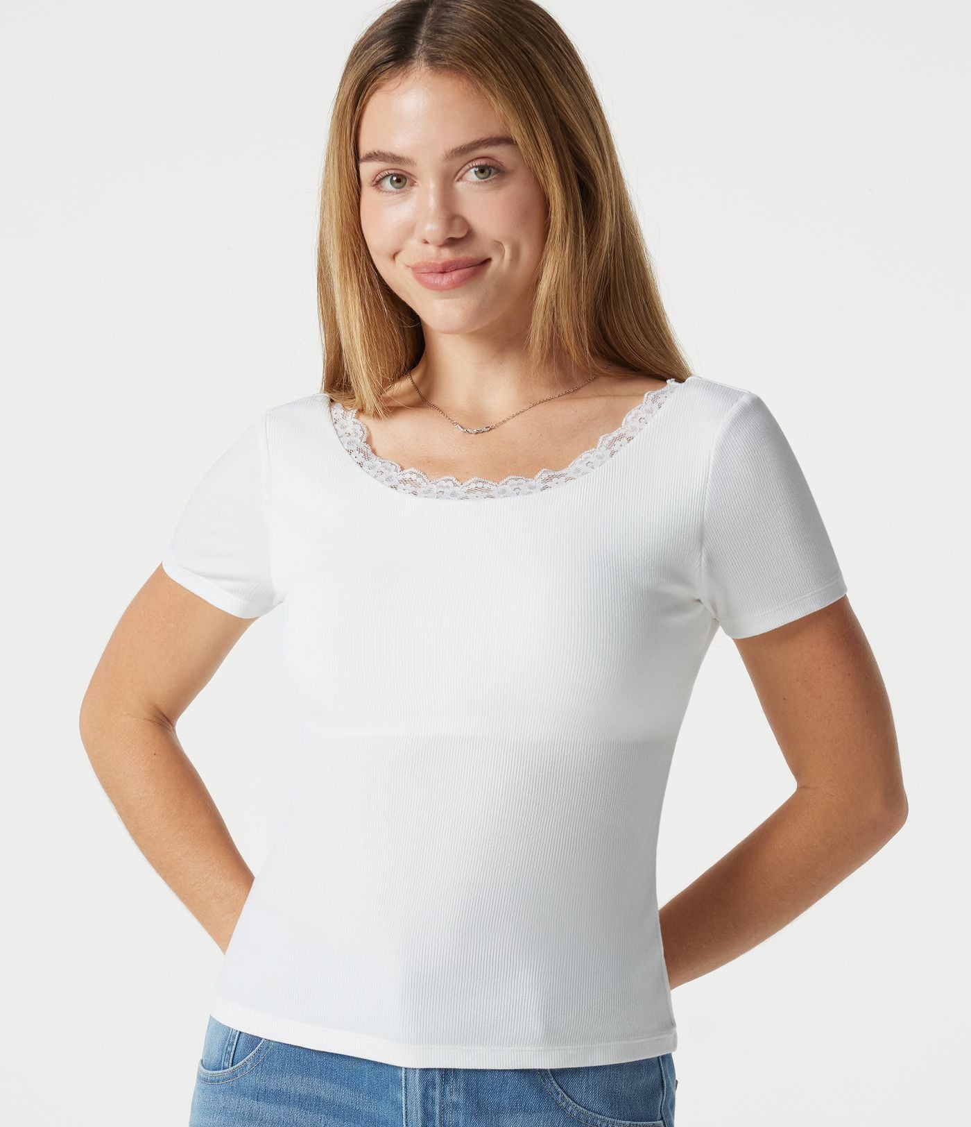 T-shirt décontracté en maille côtelée, col rond échancré, dos en U, manches courtes, brassière intégrée en dentelle contrastée