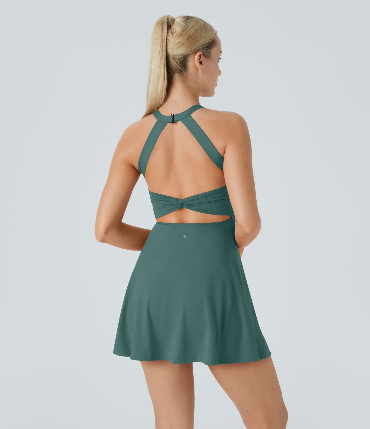 Robe de sport dos nu torsadée A-C