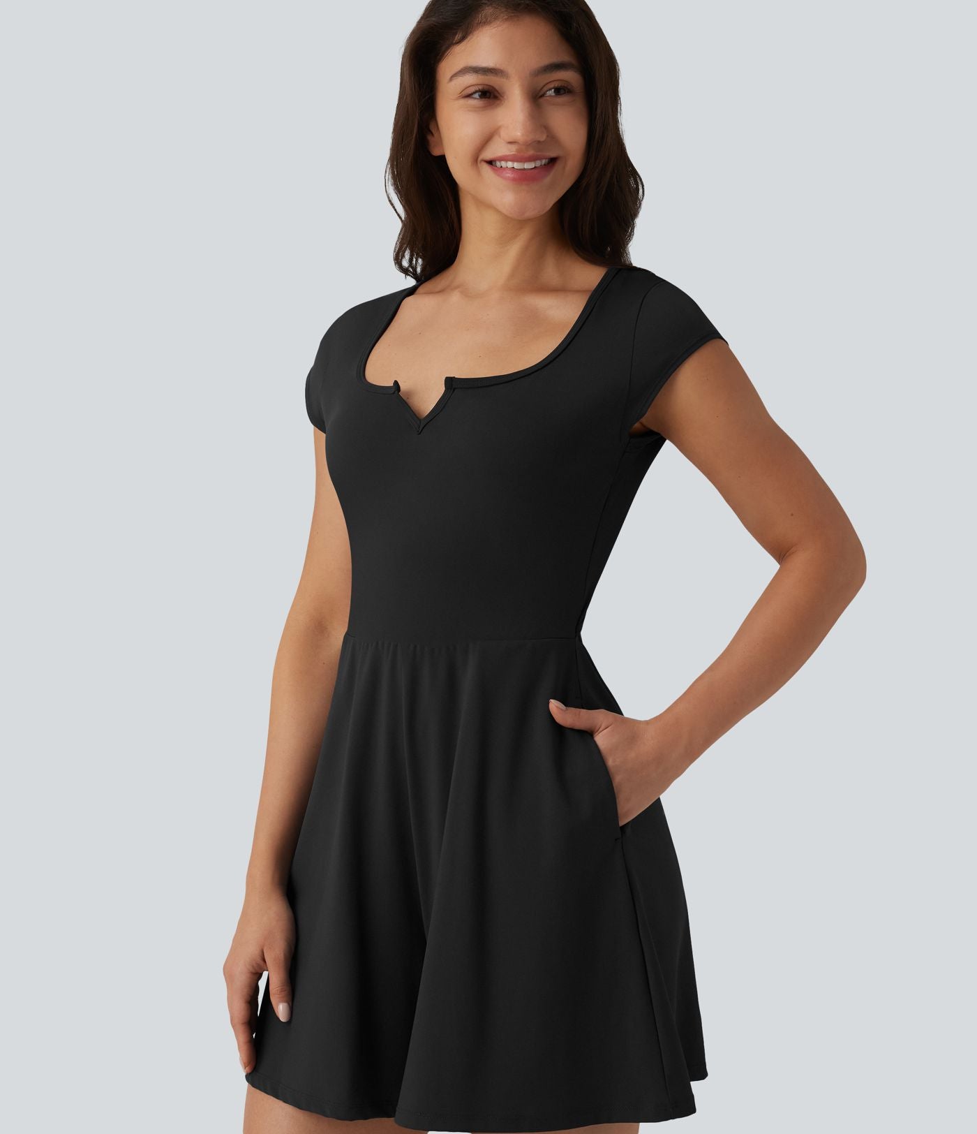 Combinaison de yoga SoftlyZero™ Airy manches courtes jambes larges effet frais InstantCool avec poches, accès facile Easy Peasy