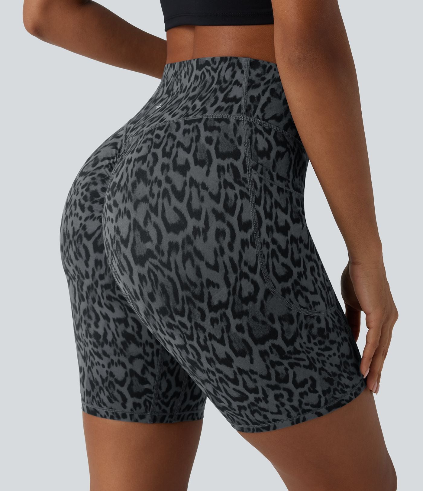 Short cycliste d'entraînement taille haute gainant effet push-up imprimé léopard 17,5 cm Halara UltraSculpt™ avec poches
