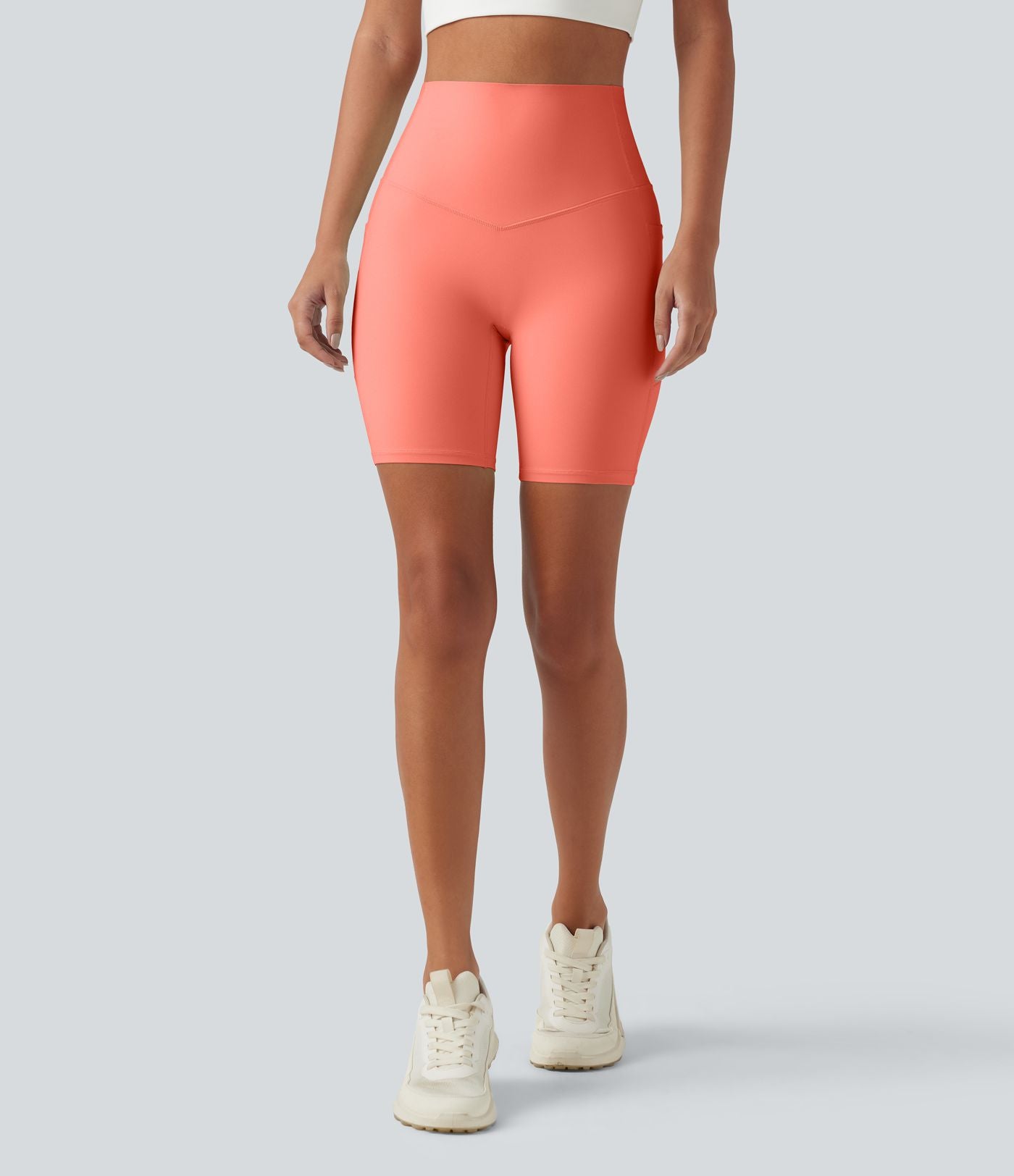 Short biker d’entraînement taille haute gainant Halara UltraSculpt™ avec poches, 18 cm