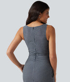 Robe mini casual sans manches col bateau à carreaux vichy, avec poches
