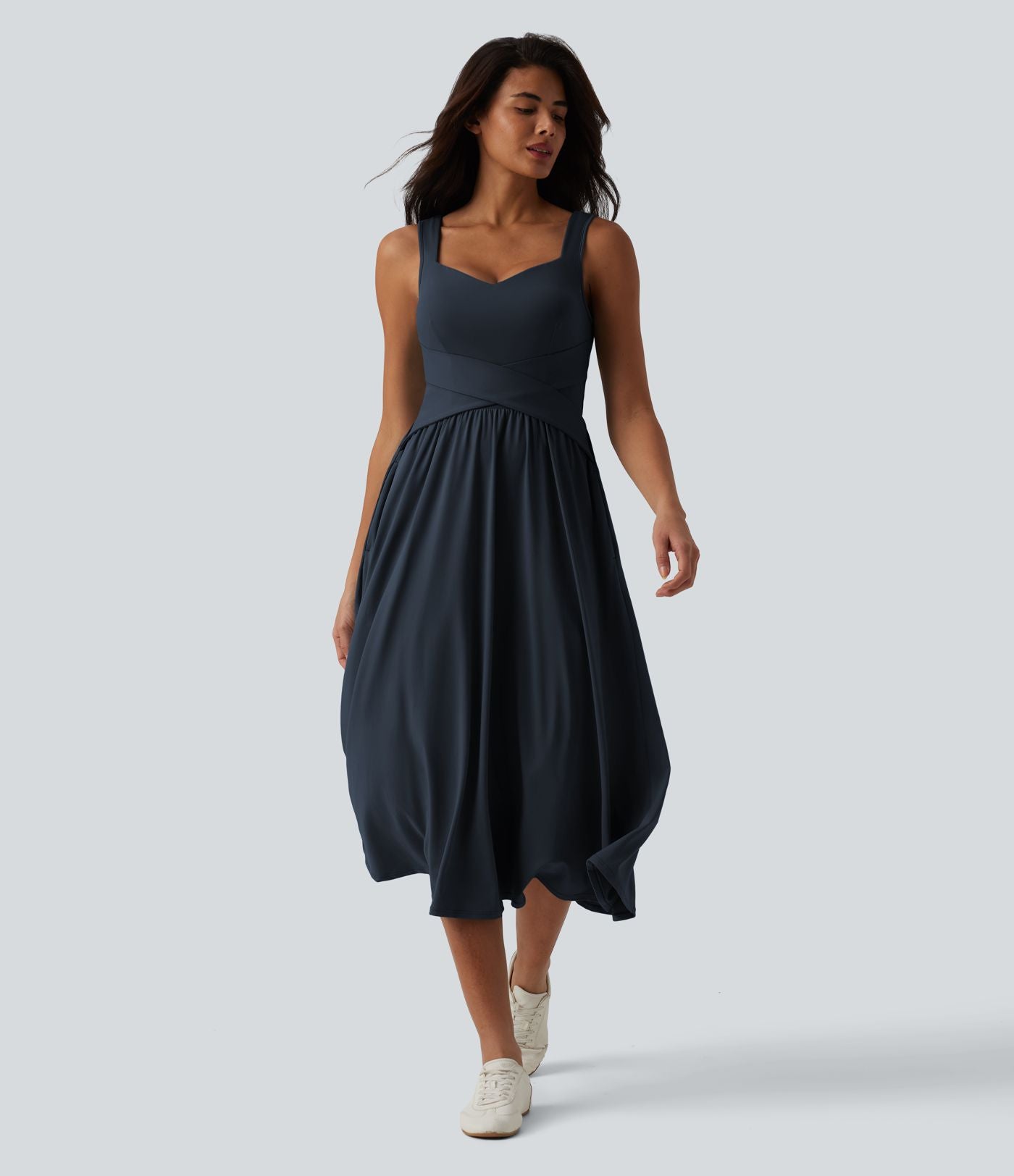 Robe midi fluide sans manches dos croisé, avec brassière intégrée (Bonnets E-G) et poches