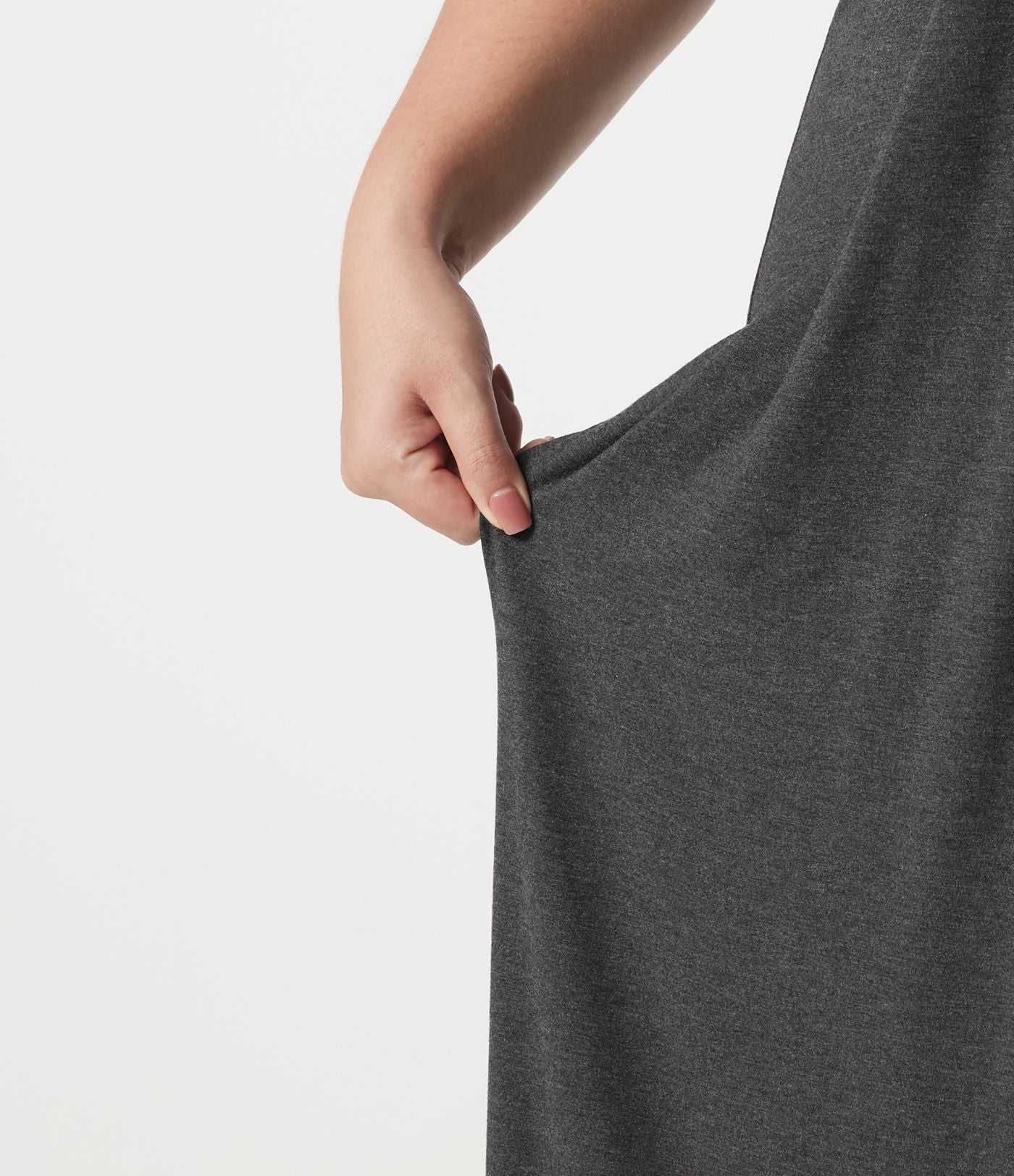 Robe maxi grande taille col halter dos nu avec lien au dos et poches