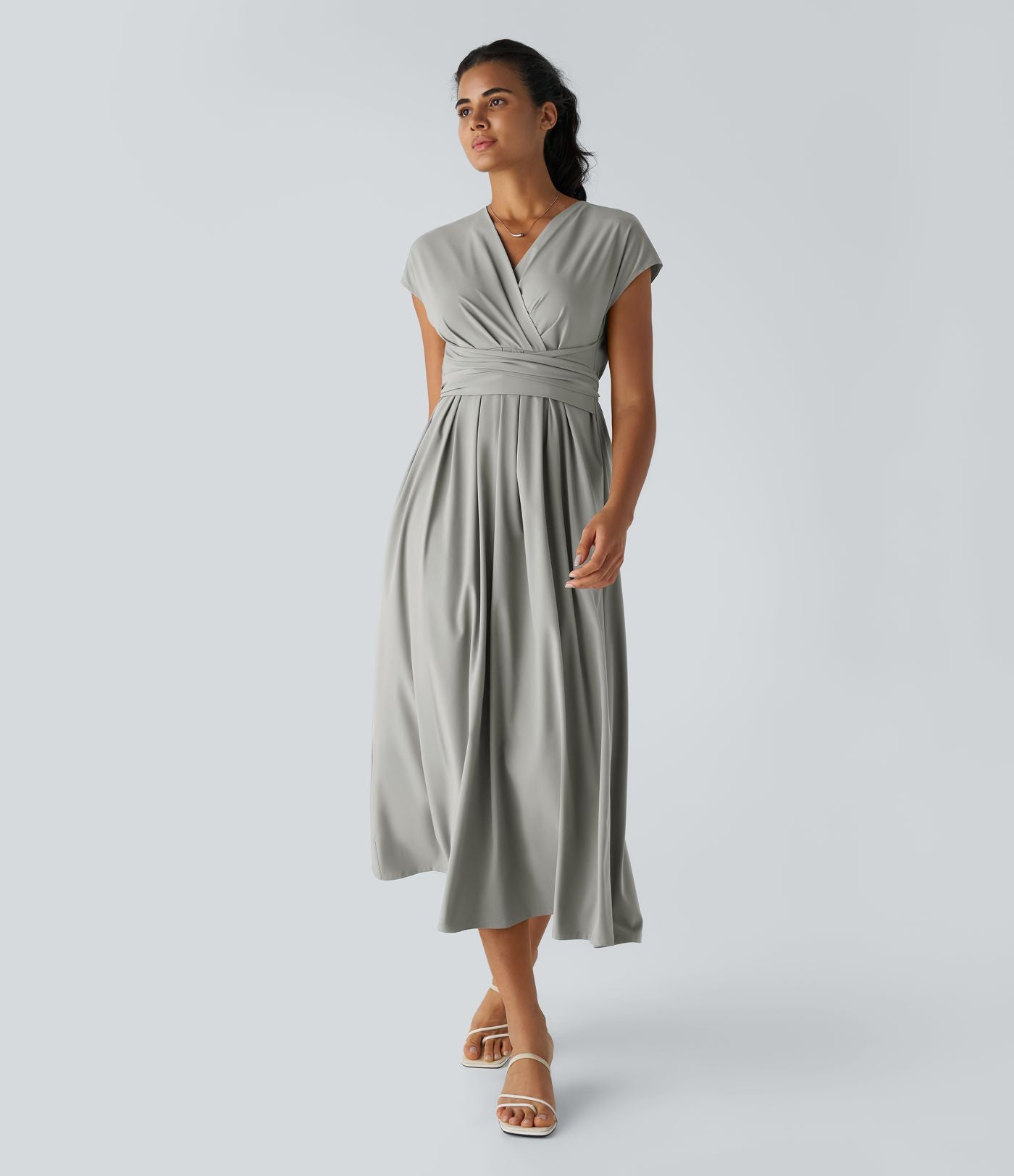 Breezeful™ Robe Mi-Longue Col en V Manches Courtes Poche Latérale Nouée au Dos Séchage Rapide