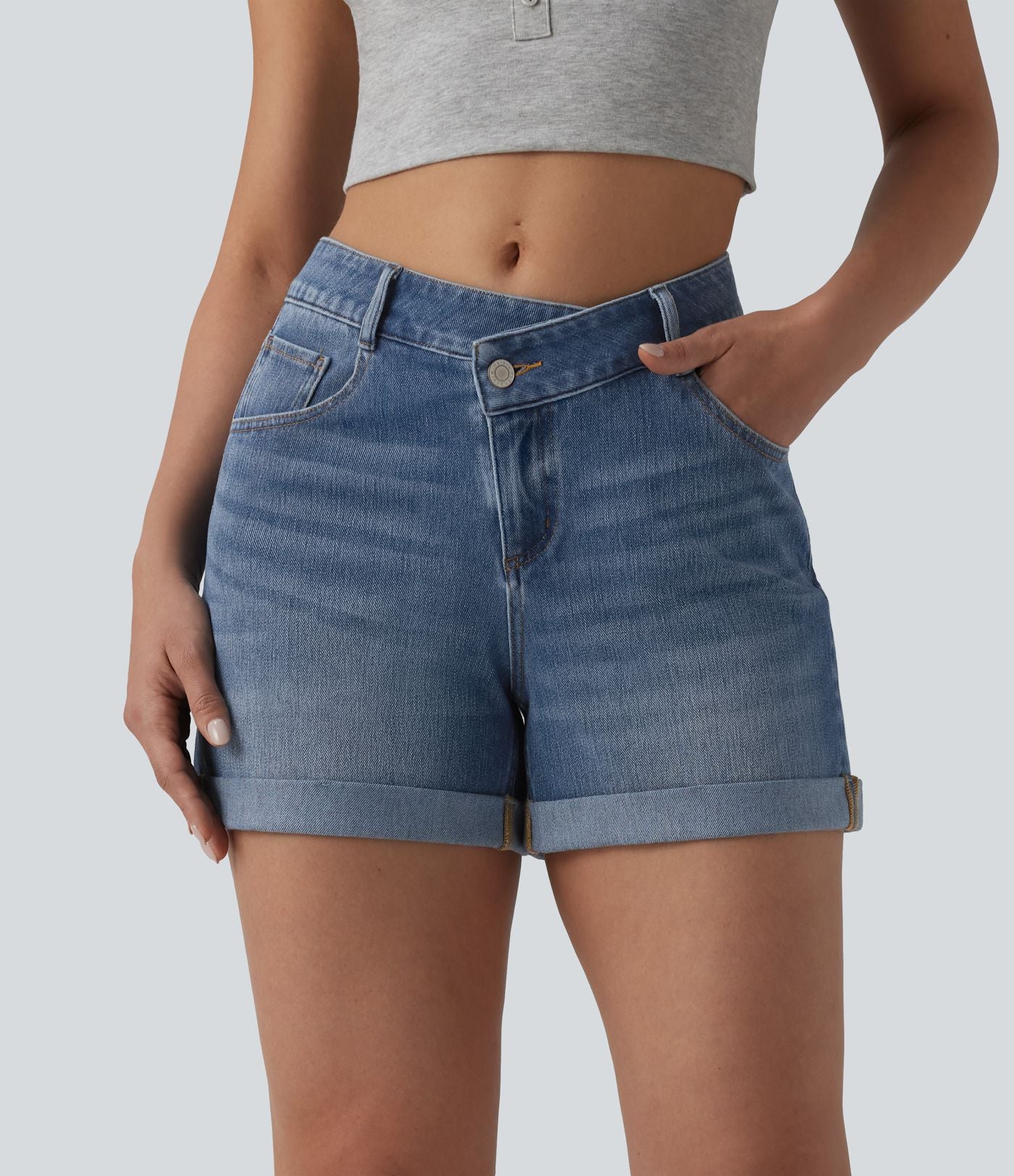 Short denim décontracté Halara Flex™ asymétrique délavé taille haute ourlet roulotté avec poches