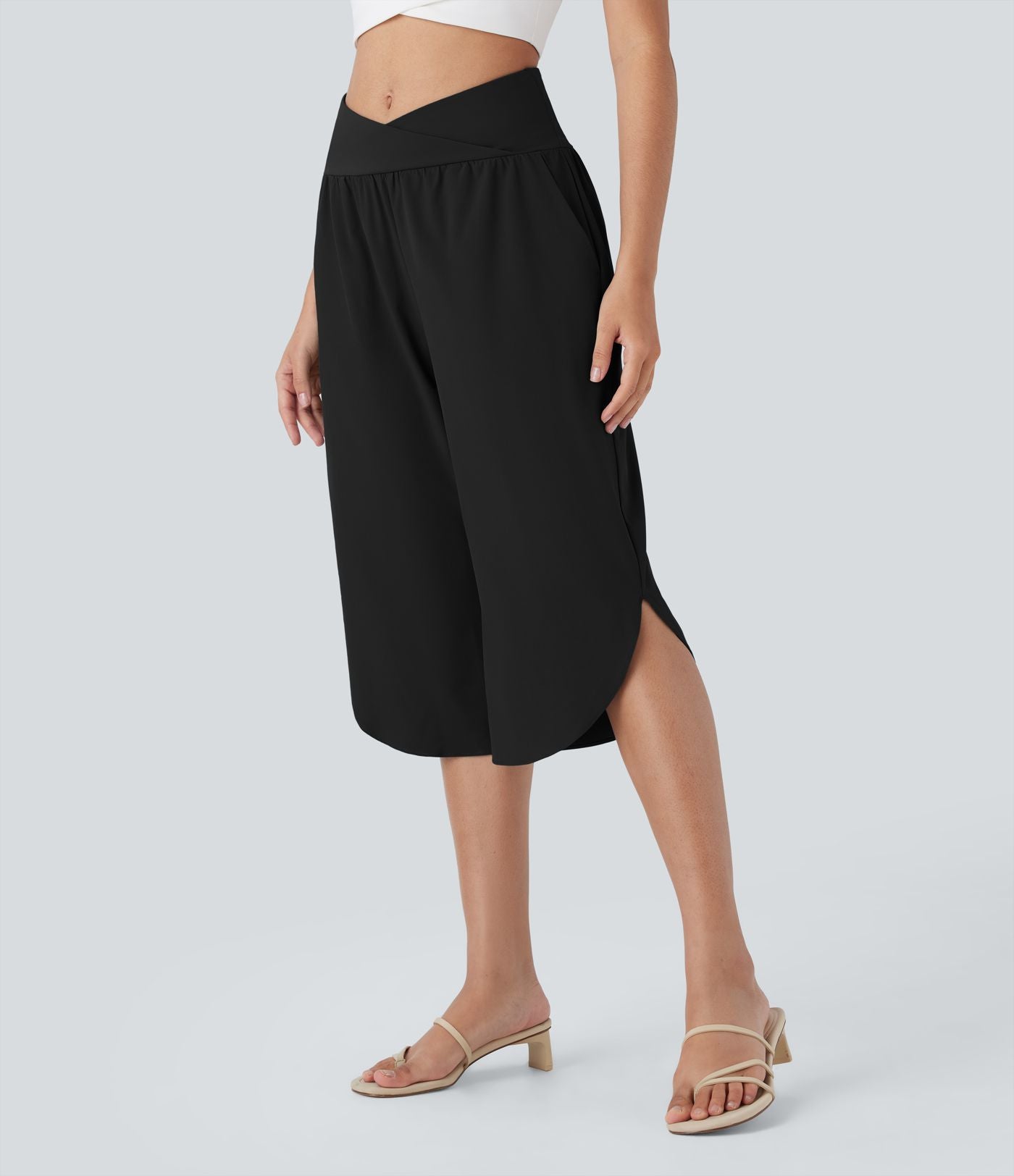 Pantalon capri de vacances Breezeful™ taille haute croisée avec poches latérales, fente et séchage rapide