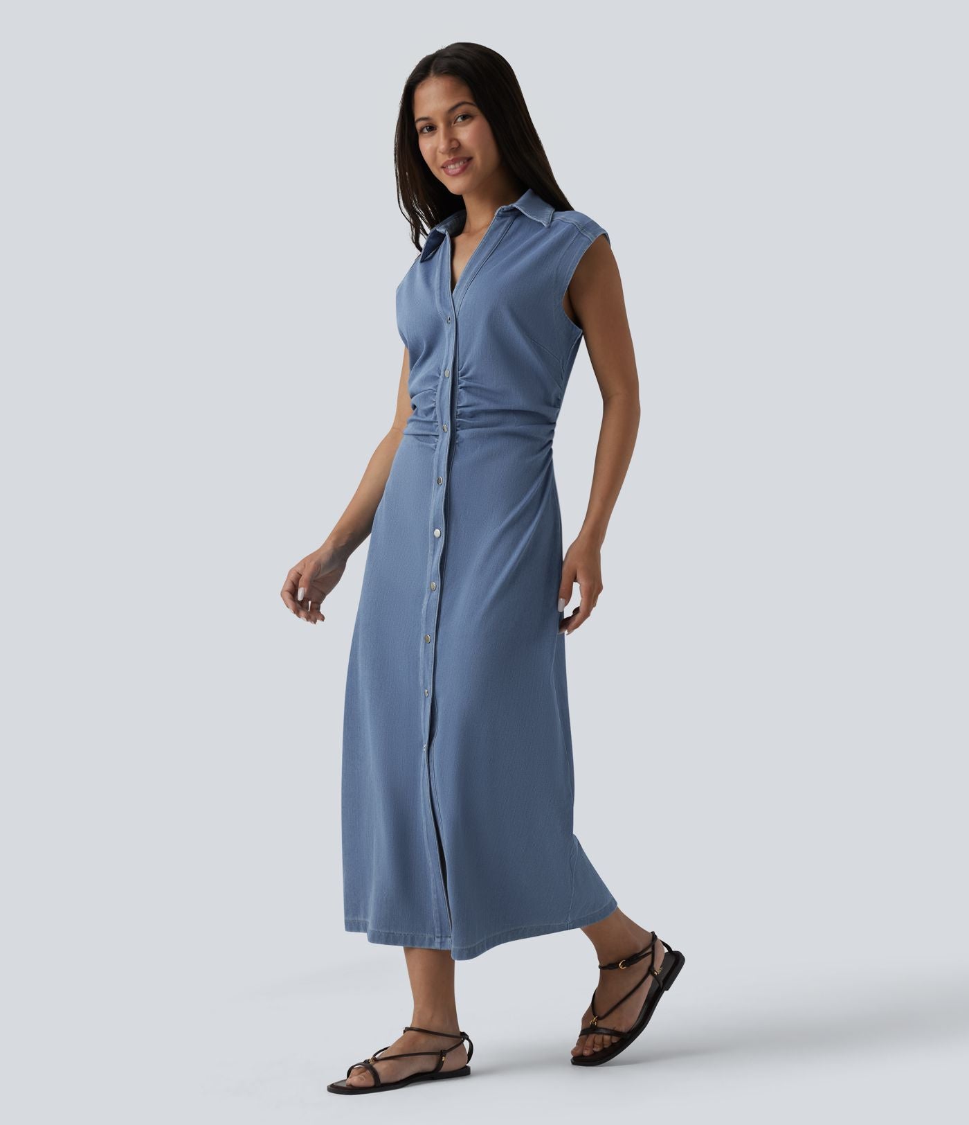 Halara Flex™ Robe décontractée en jean midi col V sans manches froncée avec boutonnière