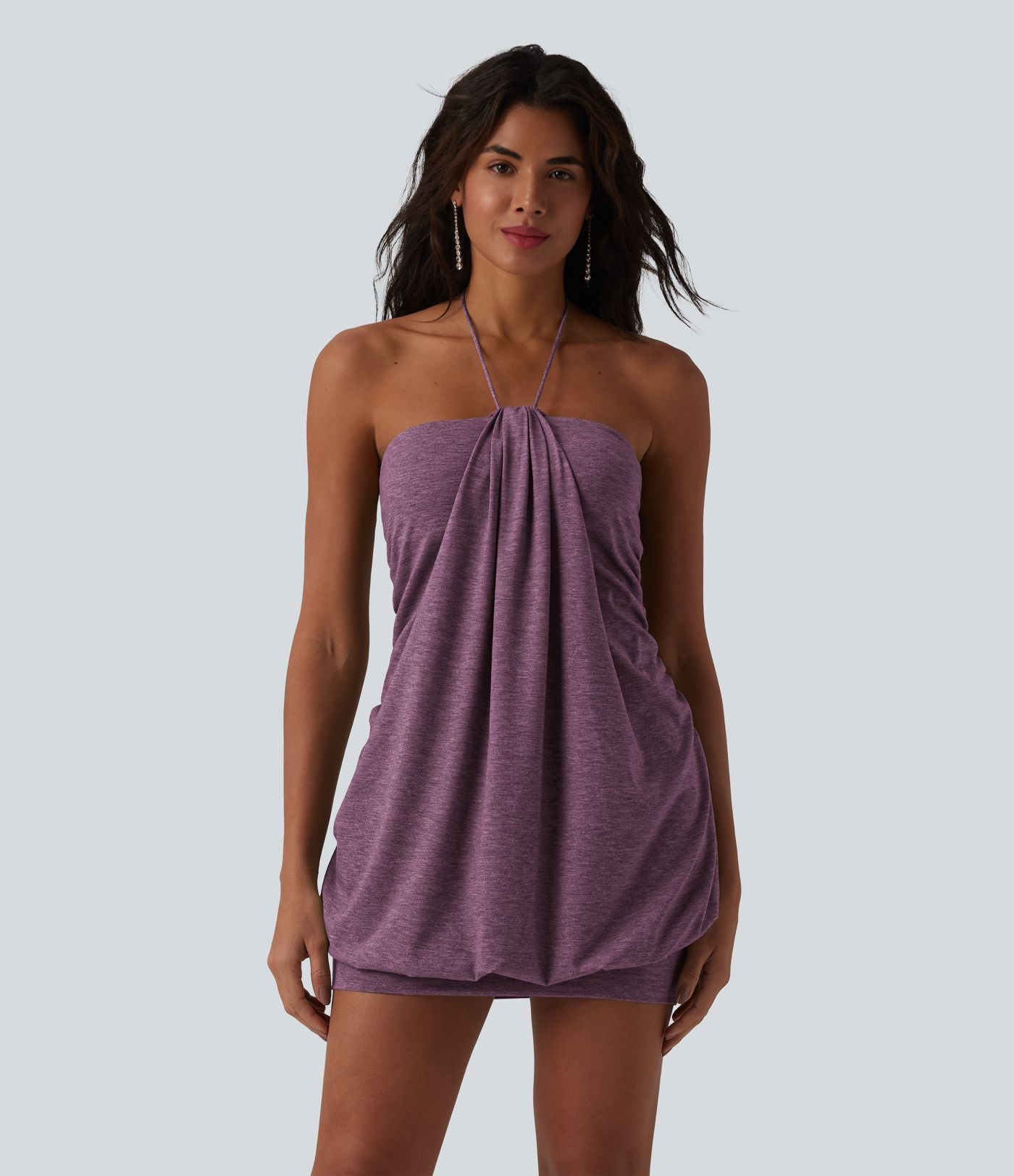 Robe mini moulante à dos nu et brassière intégrée