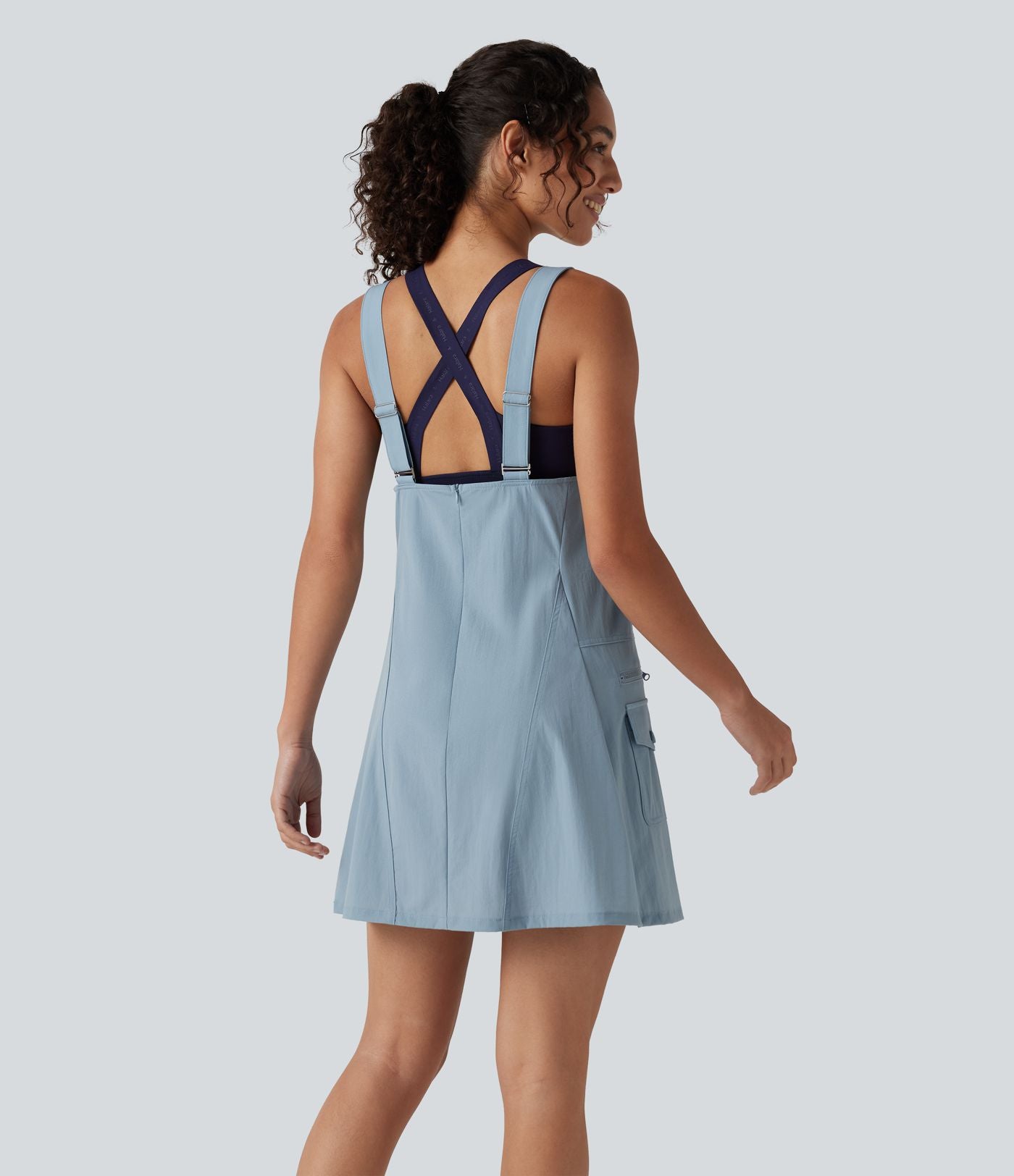 Robe active de randonnée mini cargo à encolure U, bretelles ajustables et poches
