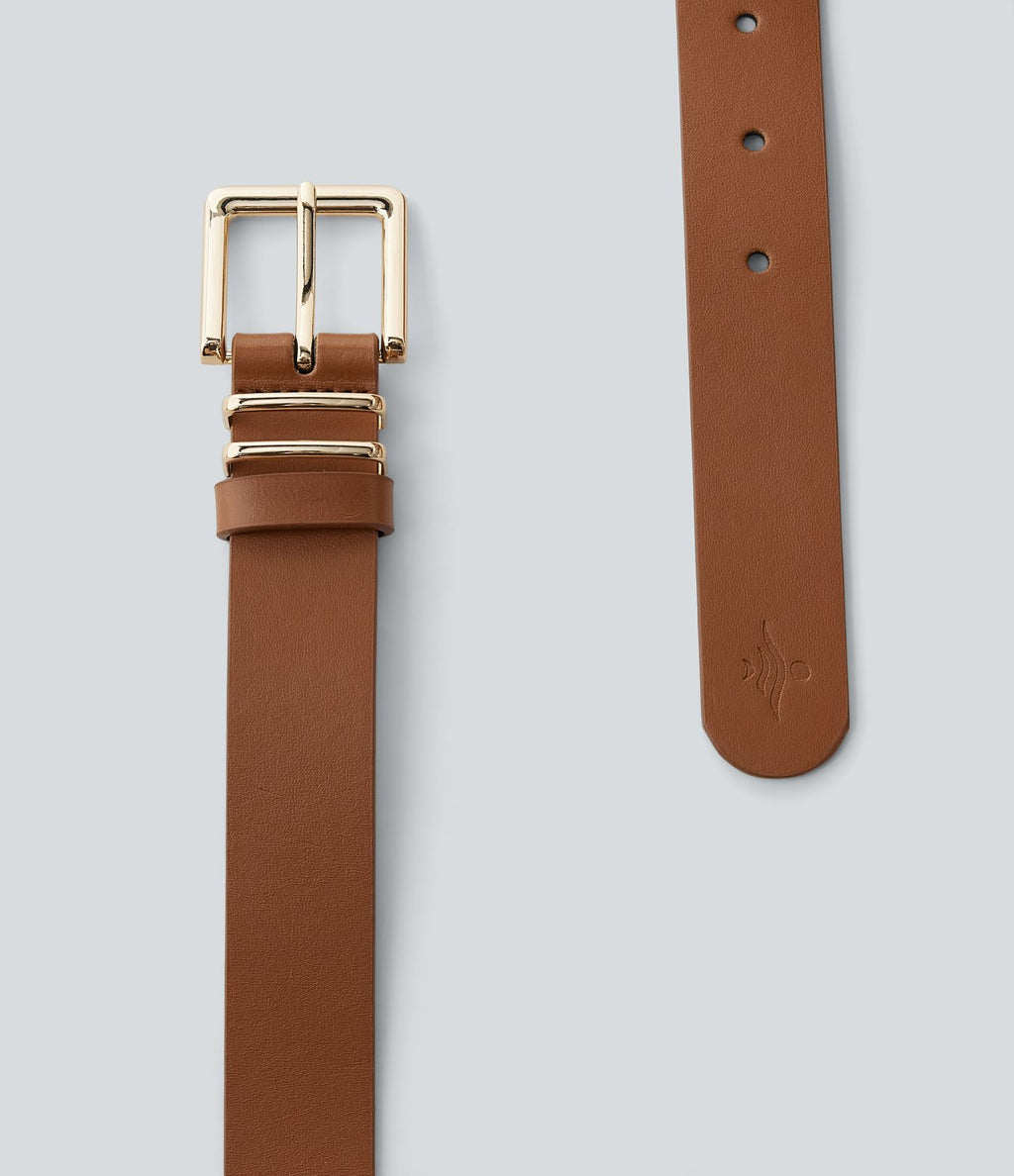 Ceinture à boucle métallique carrée