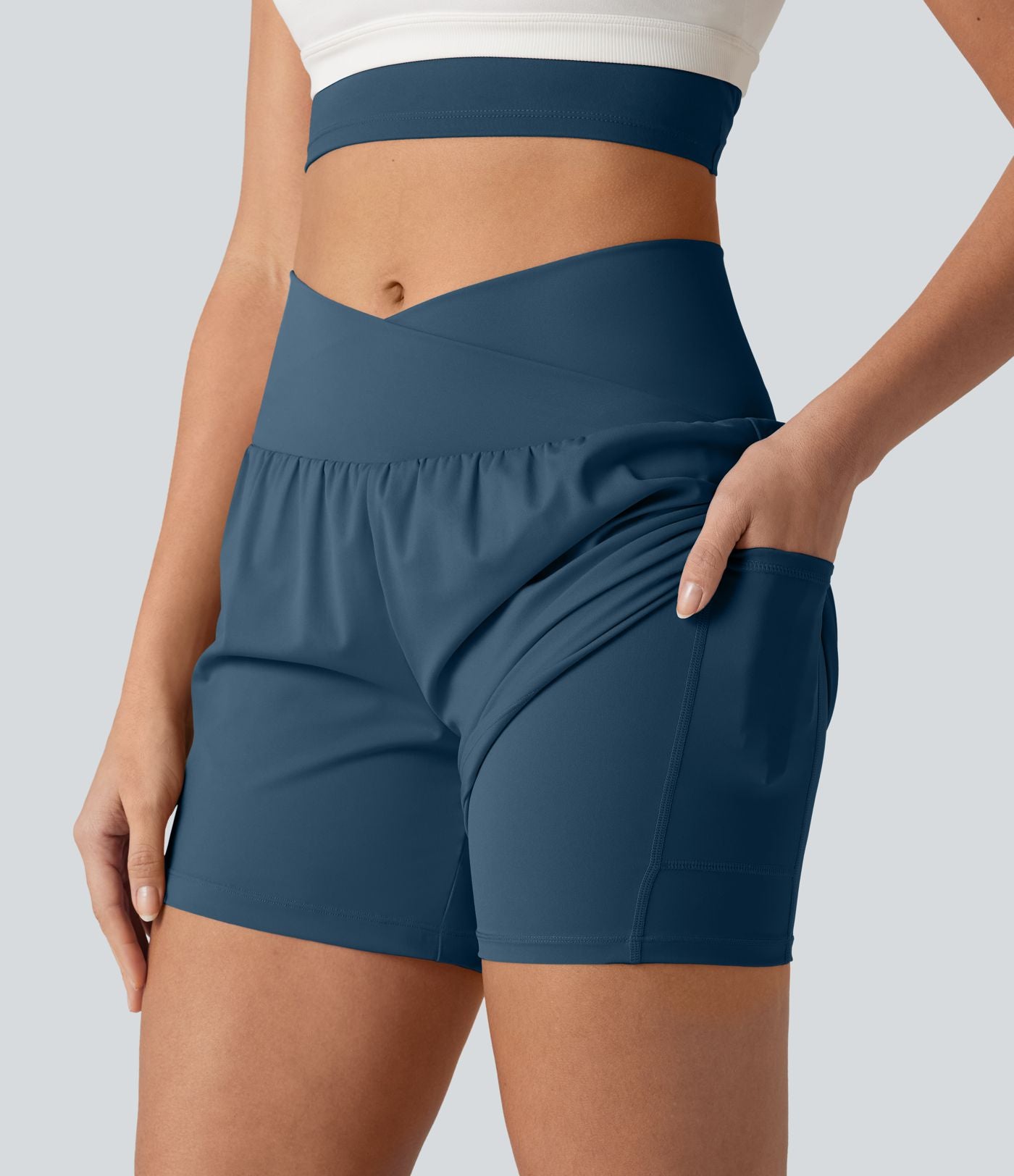 Short de yoga SoftlyZero™ Airy croisé taille haute 2-en-1 effet frais InstantCool 12,5 cm avec poches