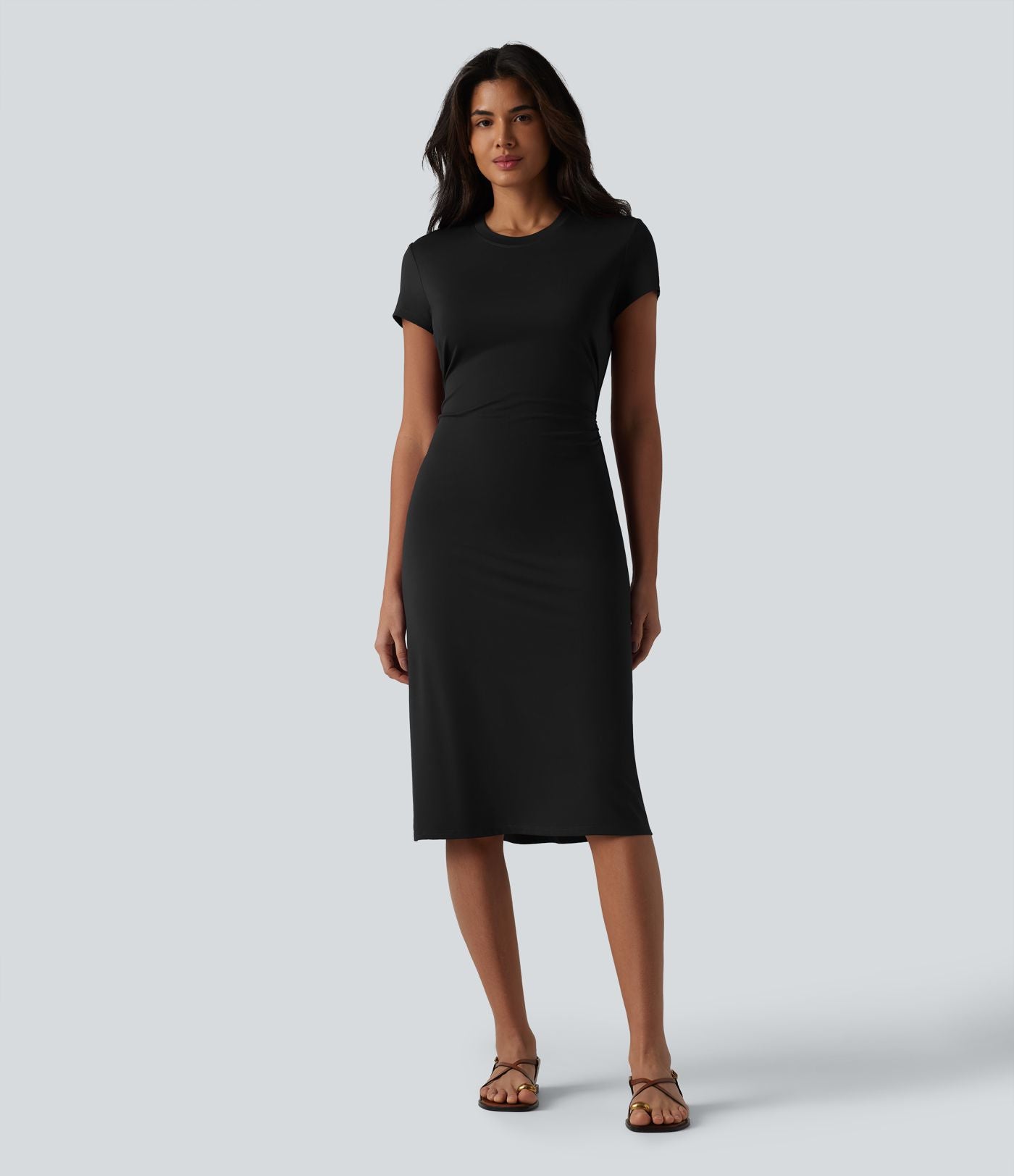 Robe casual mi-longue col rond à manches courtes avec découpe