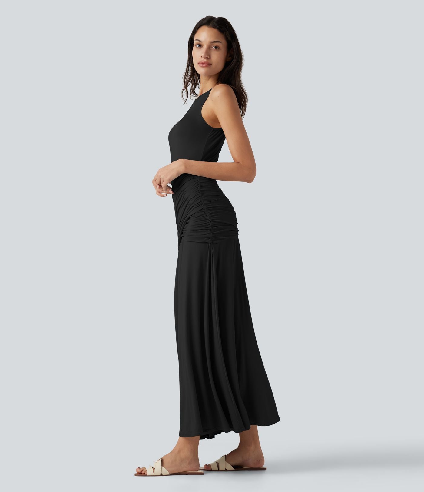 Robe maxi casual fluide sans manches col rond avec fronces et taille croisée