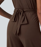 Combinaison tailleur plissée croisée col V à manches courtes avec lien noué et poches — Easy Peasy
