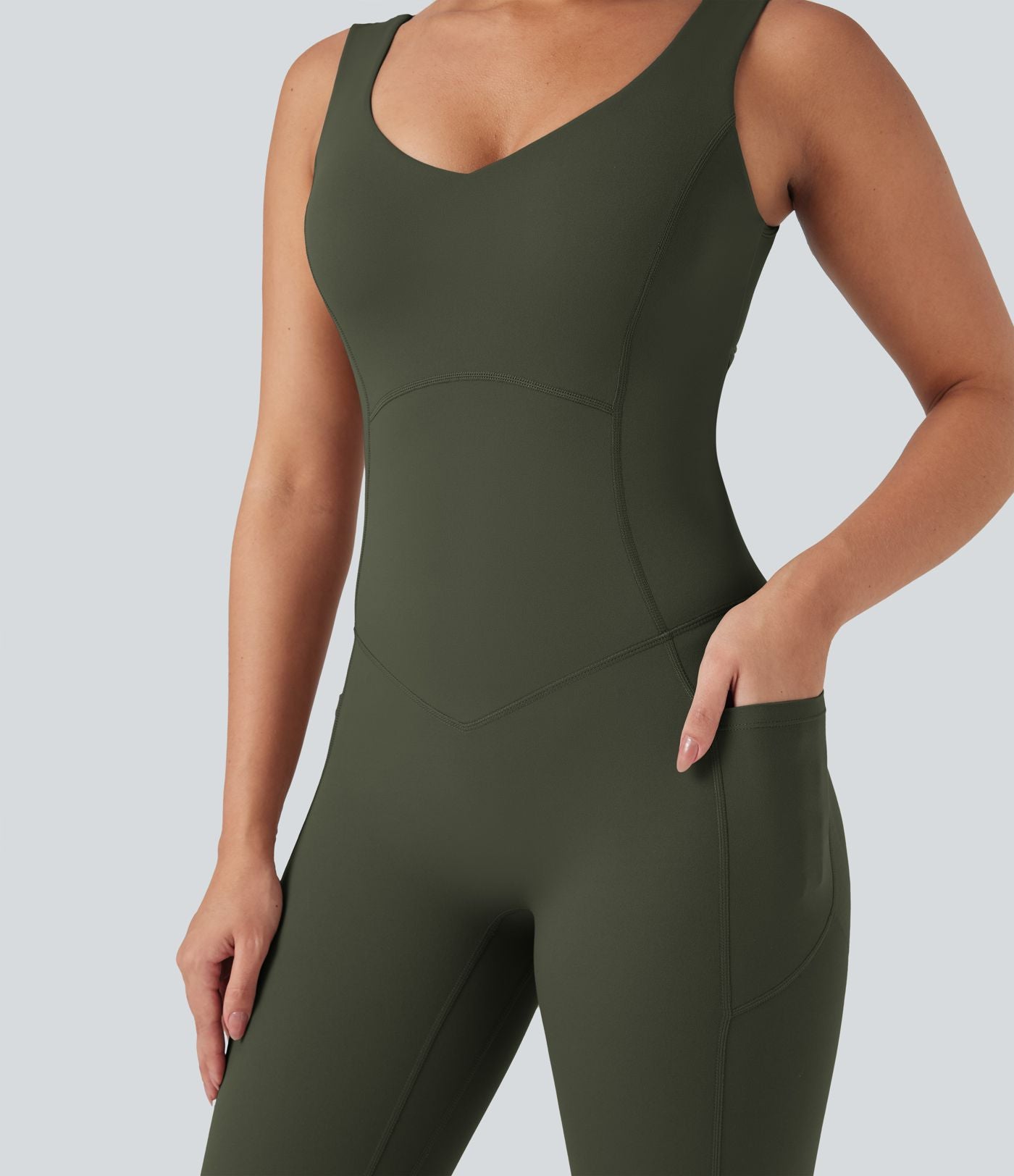Combinaison de sport Halara UltraSculpt™ col V gainante push-up à poches