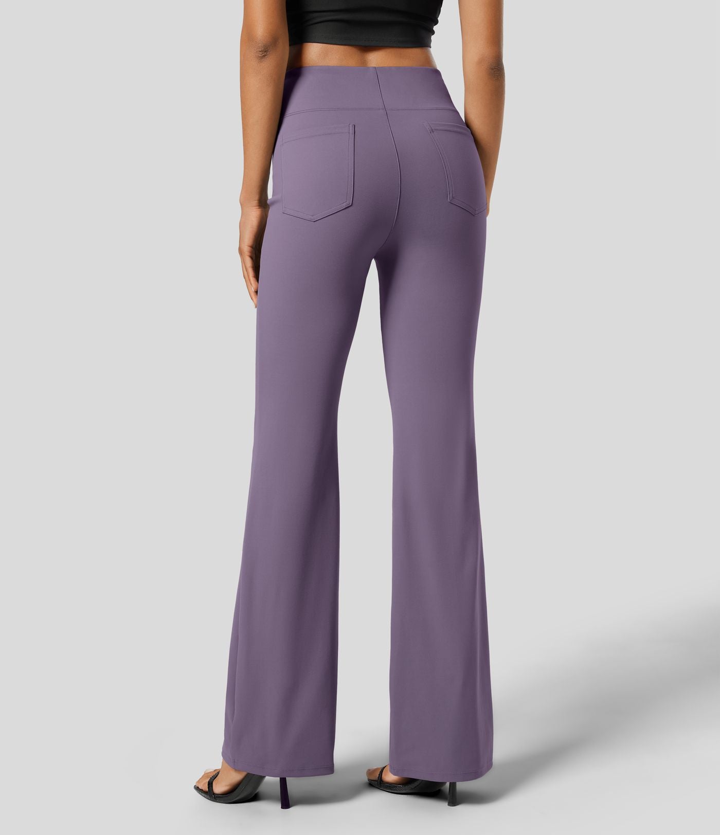 Pantalon tailleur légèrement évasé taille haute avec poches arrière Halara Flex™