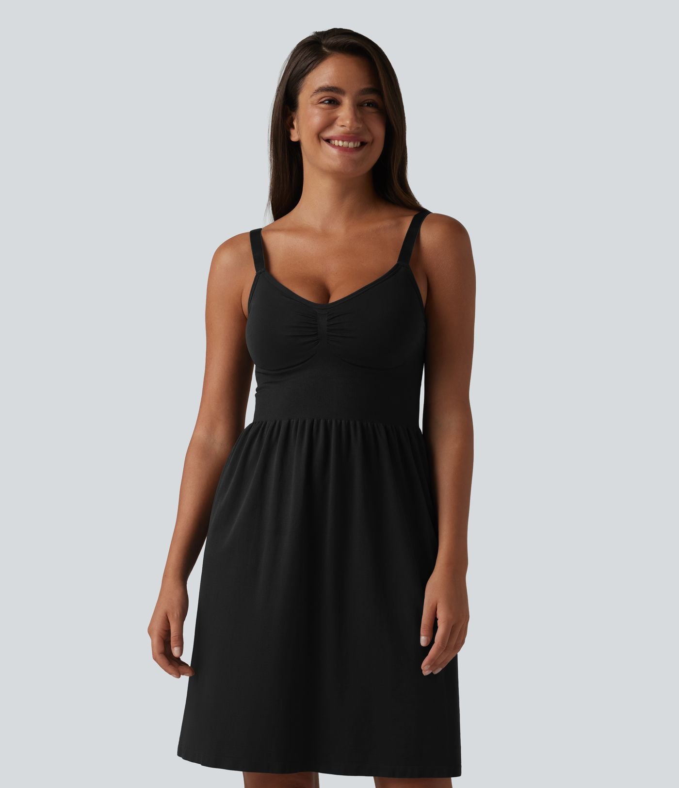 OneForm Seamless Flow Robe casual mini froncée sans couture à décolleté plongeant en V sans manches avec brassière intégrée