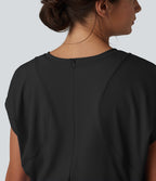 Robe sport de tennis mini 2-en-1 à col V, manches courtes et ourlet plissé avec fermeture éclair invisible et poches