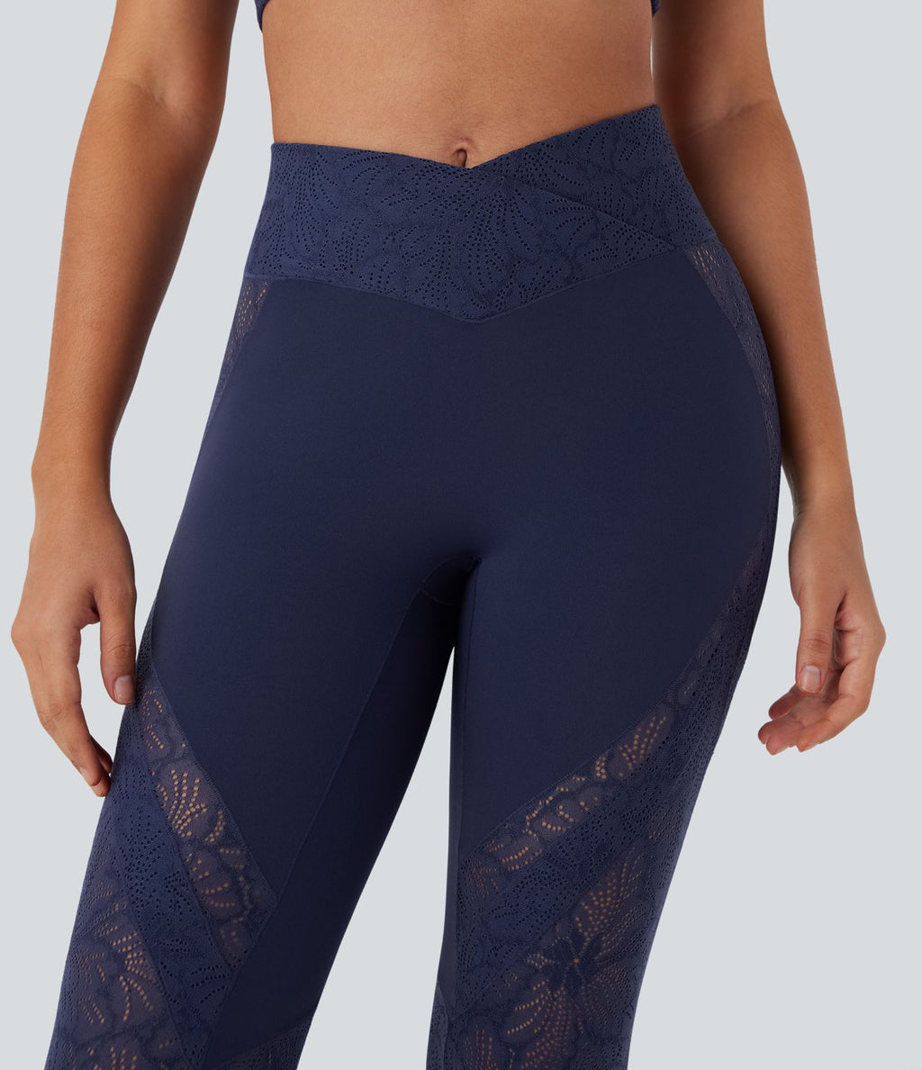 Pantalon de yoga évasé à taille haute croisée, poche arrière et dentelle