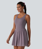 Robe de tennis courte fluide 2-en-1 SoftlyZero™ dos nu avec bretelles croisées, mesh contrasté, brassière intégrée et poches – Easy Peasy