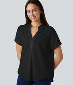 Blouse habillée en mousseline col V à manches courtes, ourlet arrondi et tissu infroissable