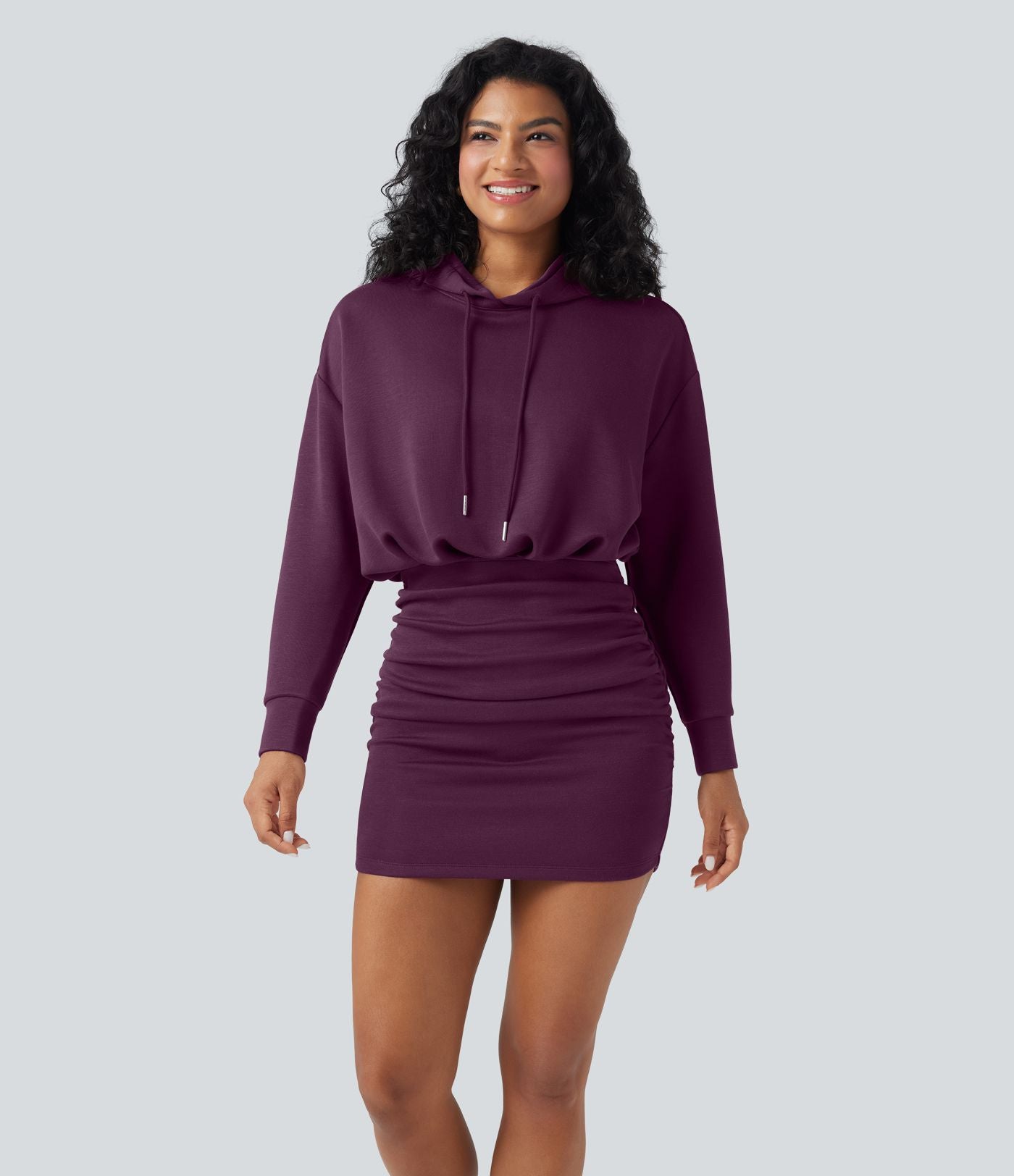 Robe décontractée SpacerTek™ mini à manches longues, effet froncé avec capuche
