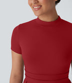 Robe longue décontractée à col montant, manches courtes et poches latérales