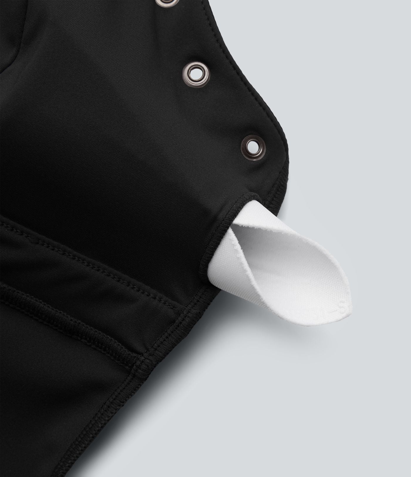 Débardeur court décontracté SoftlyZero™ à bretelles ajustables et œillets, avec brassière intégrée et effet frais InstantCool