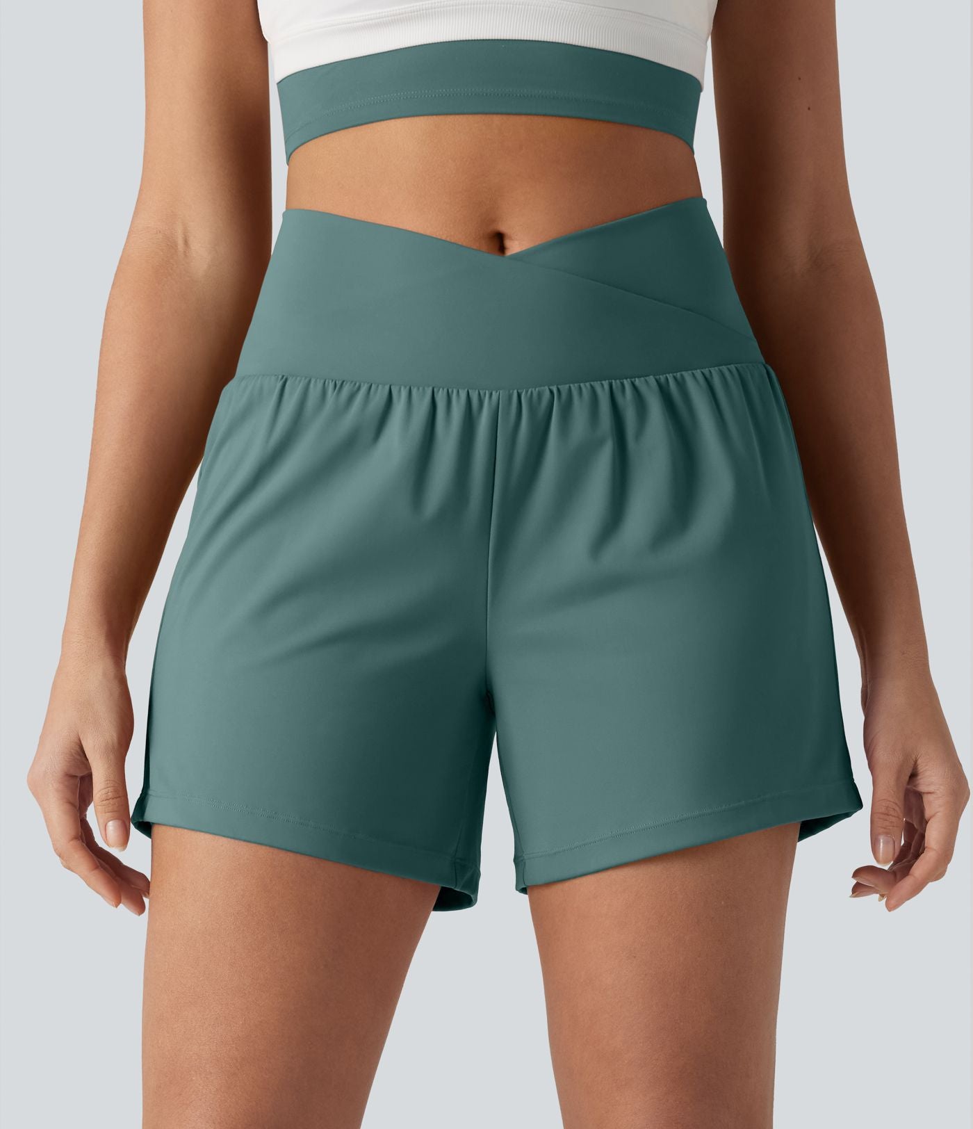 Short de yoga SoftlyZero™ Airy croisé taille haute 2-en-1 effet frais InstantCool 12,5 cm avec poches