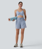 Short ample de yoga Breezeful™ 12,5 cm taille haute avec cordon de serrage, empiècements en mesh contrastant, séchage rapide et poches
