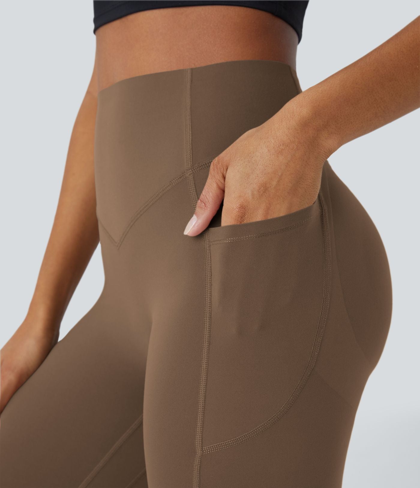 Legging d'entraînement gainant galbant taille haute avec effet scrunch et poches Halara UltraSculpt™