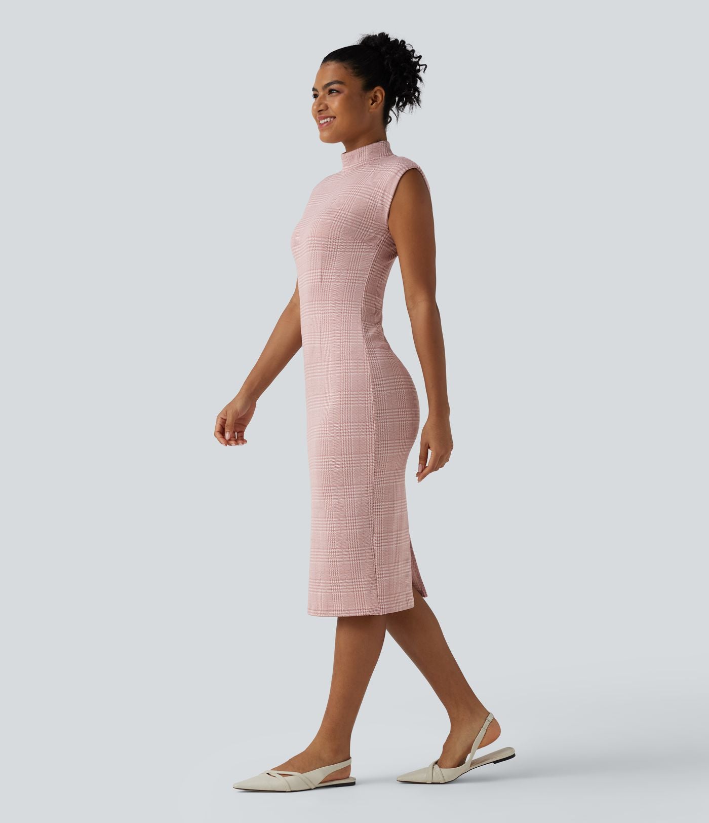 Robe de travail midi moulante sans manches col montant pied-de-poule à carreaux
