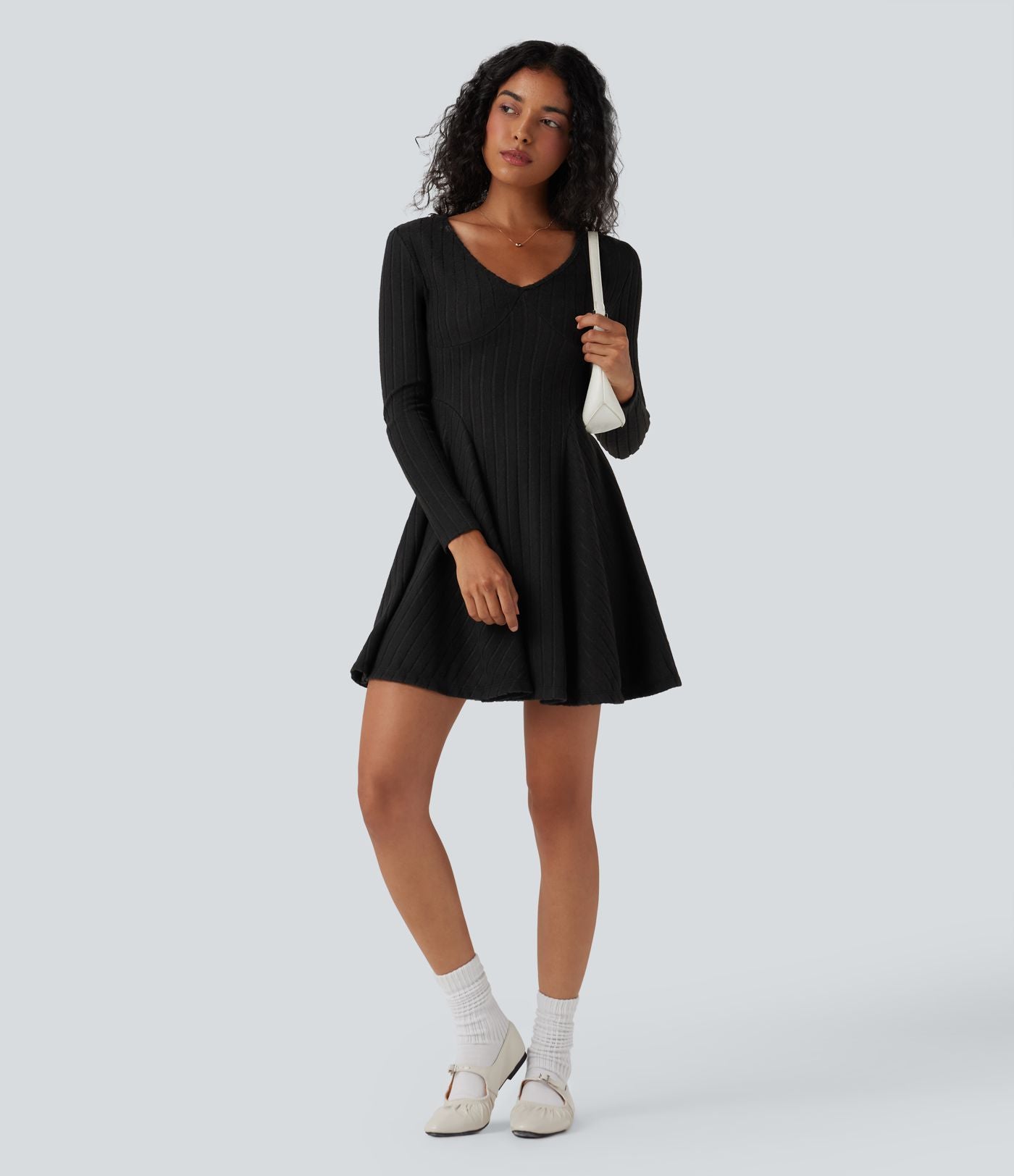 Robe décontractée mini évasée maille côtelée col V manches longues