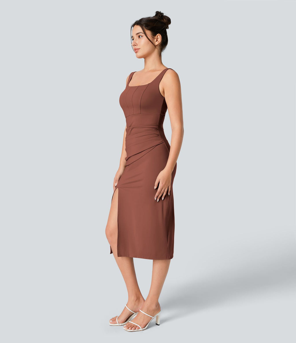Robe corset midi moulante ruchée à encolure carrée, dos nu, brassière intégrée