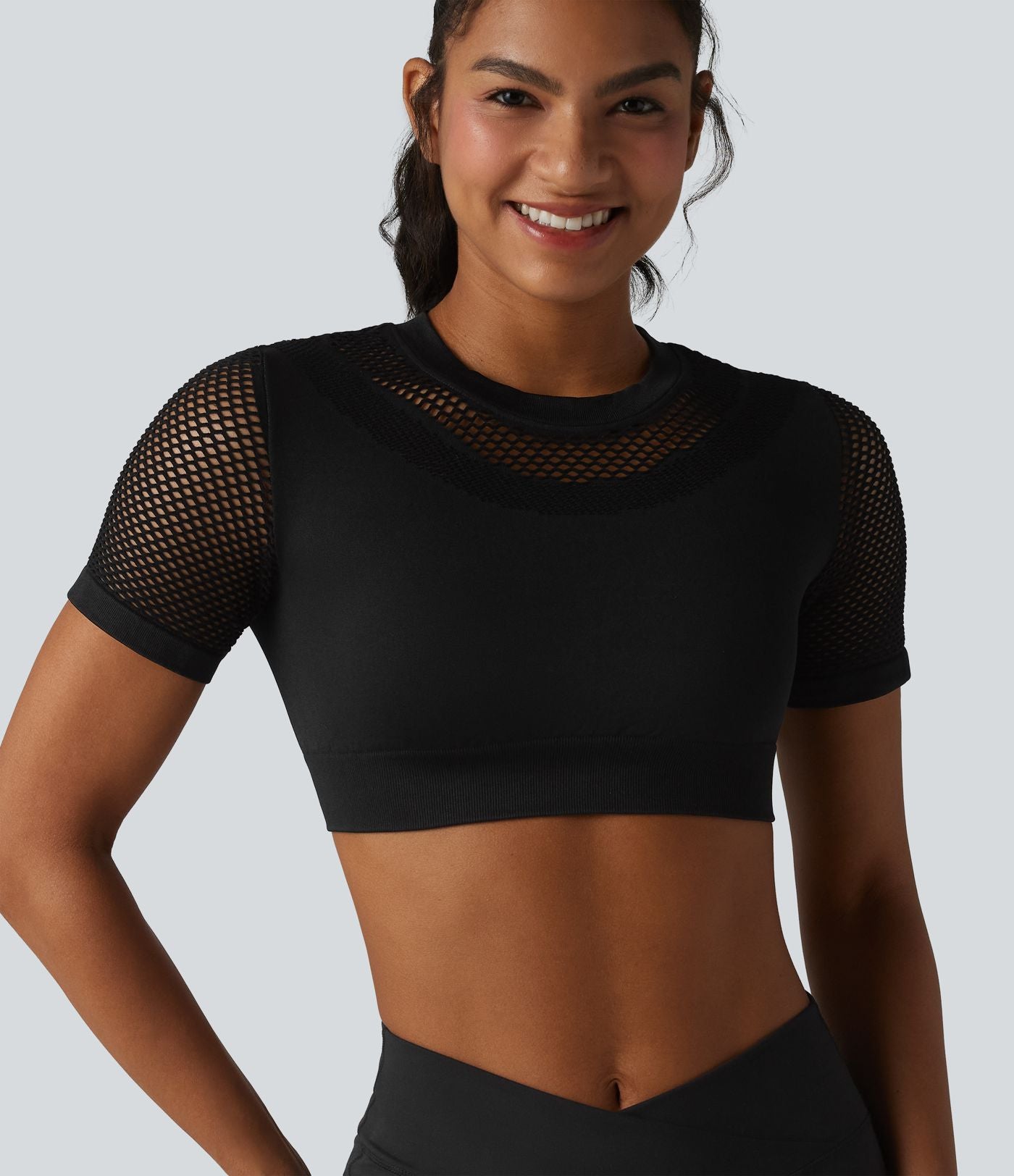 OneForm Seamless Flow Haut de sport crop col rond manches courtes avec découpes