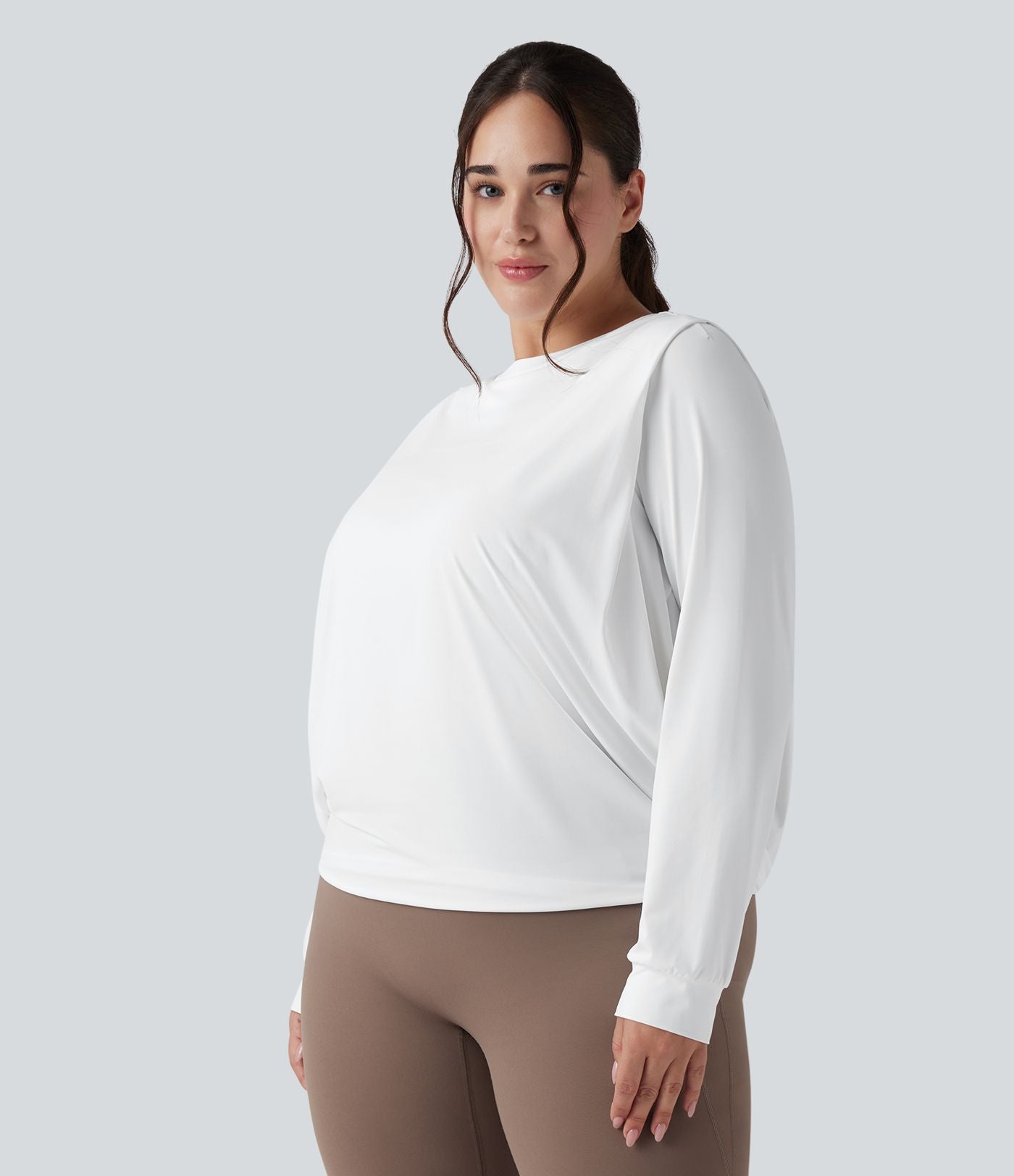 Haut de yoga grande taille à col rond, manches longues et fronces - UPF50+